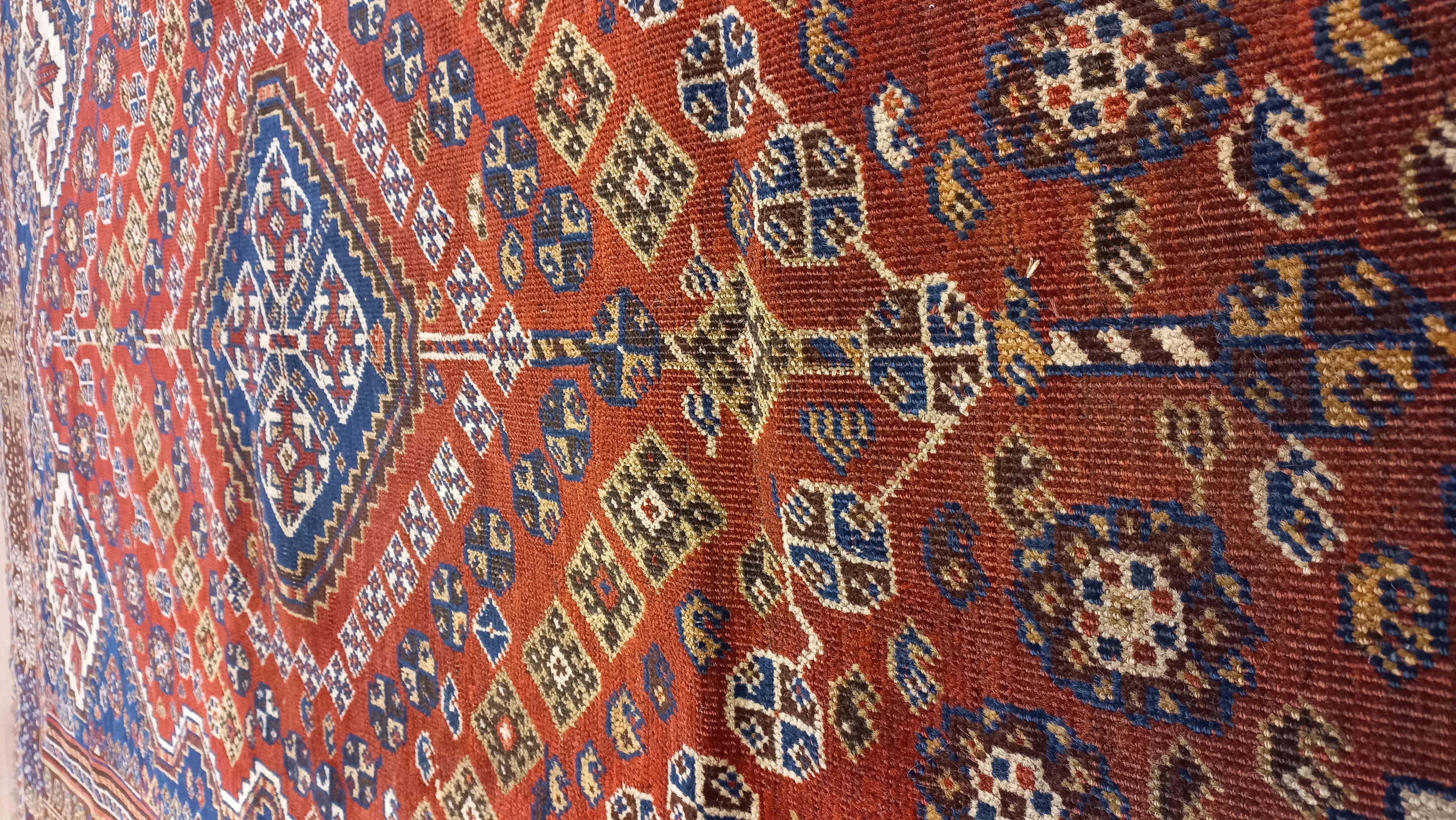 4.6x6.6 Ft Antique Persian Shiraz Qashqai Rug. All Wool & Natural Vegetable Dyes In Good Condition For Sale In Philadelphia, PA