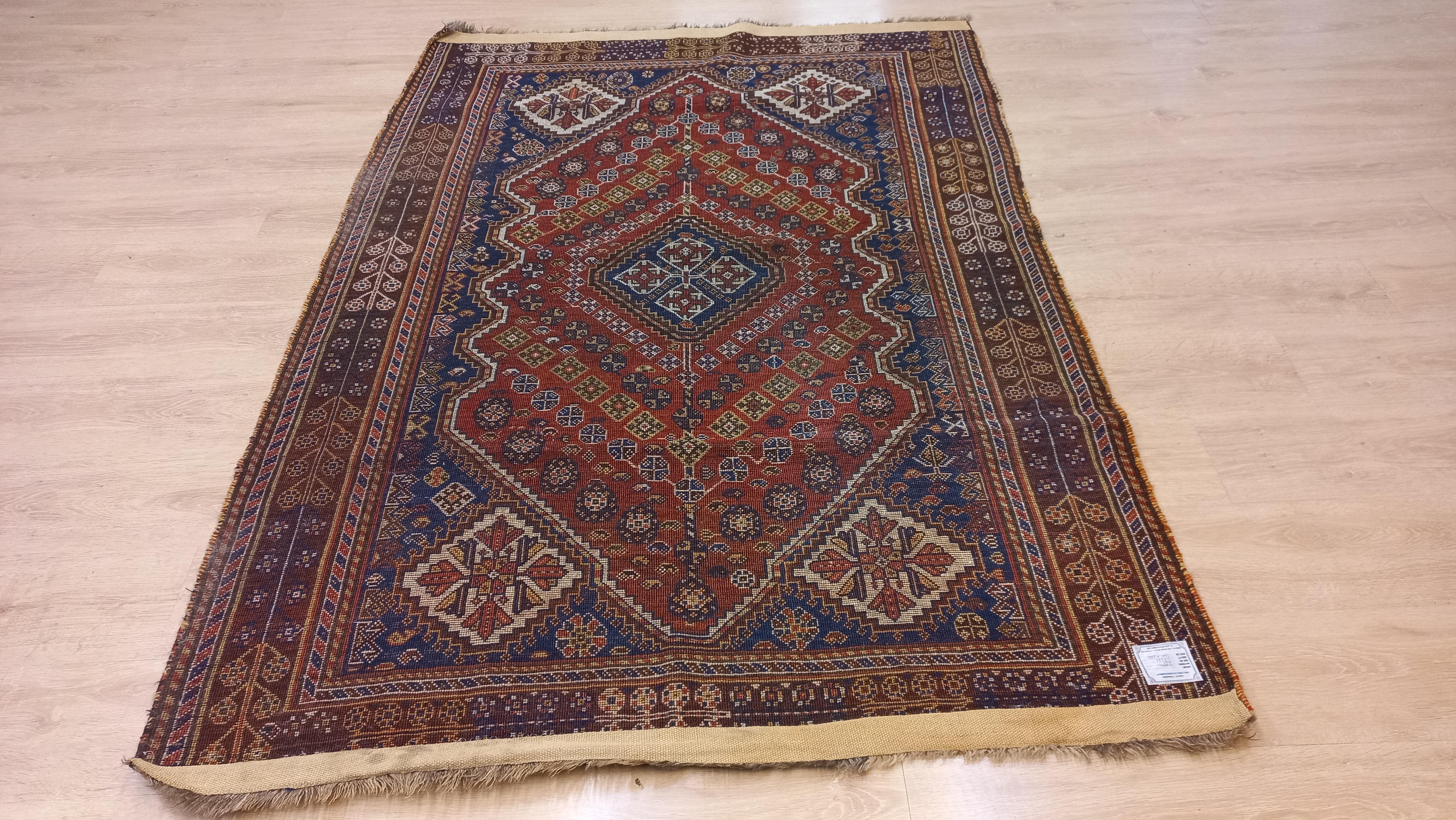 4.6x6.6 Ft Antique Persian Shiraz Qashqai Rug. All Wool & Natural Vegetable Dyes For Sale 3