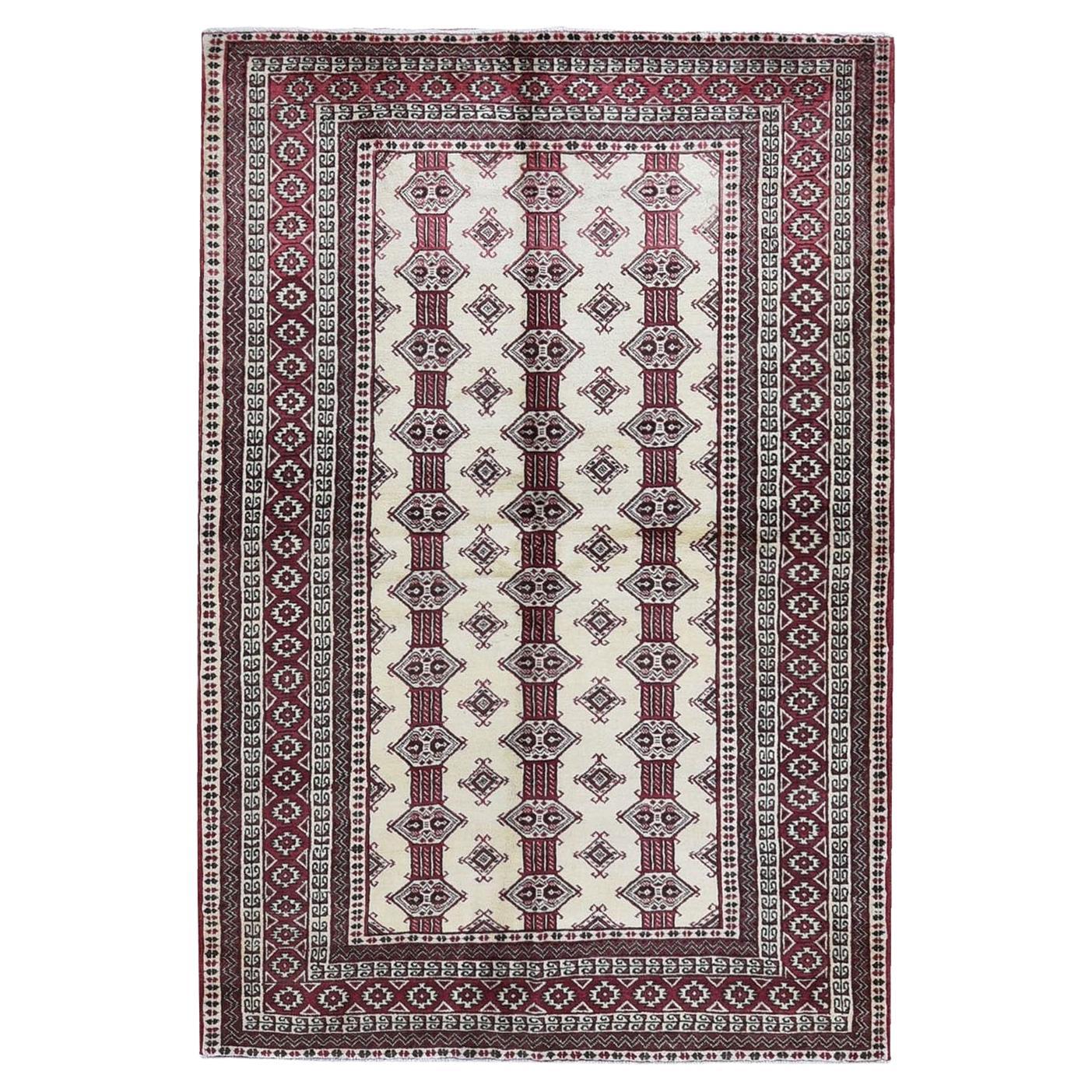 4'6 "x7' Ivory New Turkoman Bokara Repetitive Design Hand Knotsted Pure Wool Rugs (tapis de laine pure) en vente