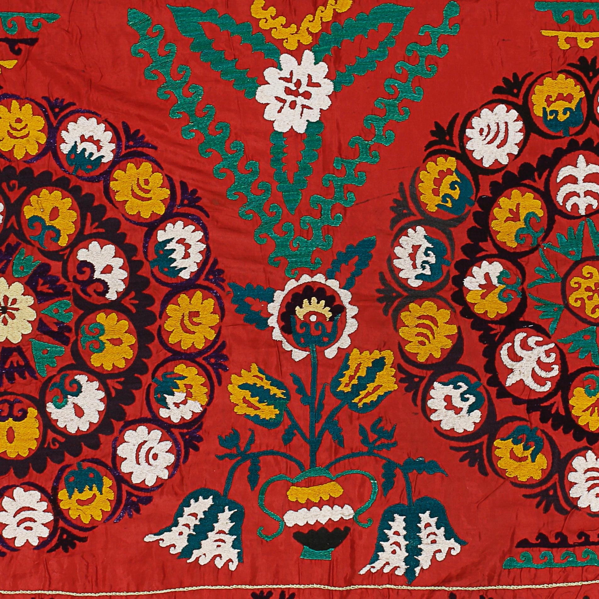 Embroidered 4.6x7.3 Ft Asian Suzani Wall Hanging, Silk Embroidery Table Cover, Red Bedspread For Sale