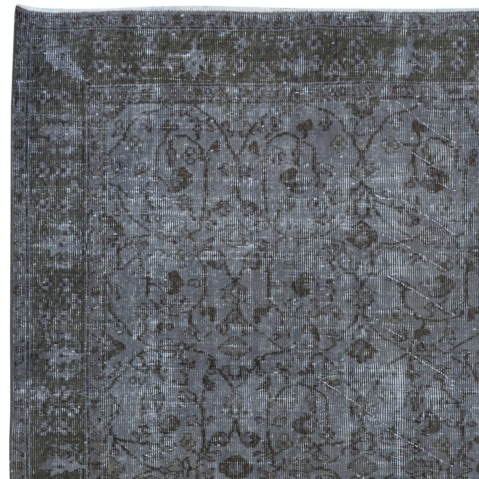 Rustikaler türkischer Blumenteppich 4.6x8 Ft. Handgefertigter grauer Teppich für moderne Inneneinrichtung (Moderne) im Angebot