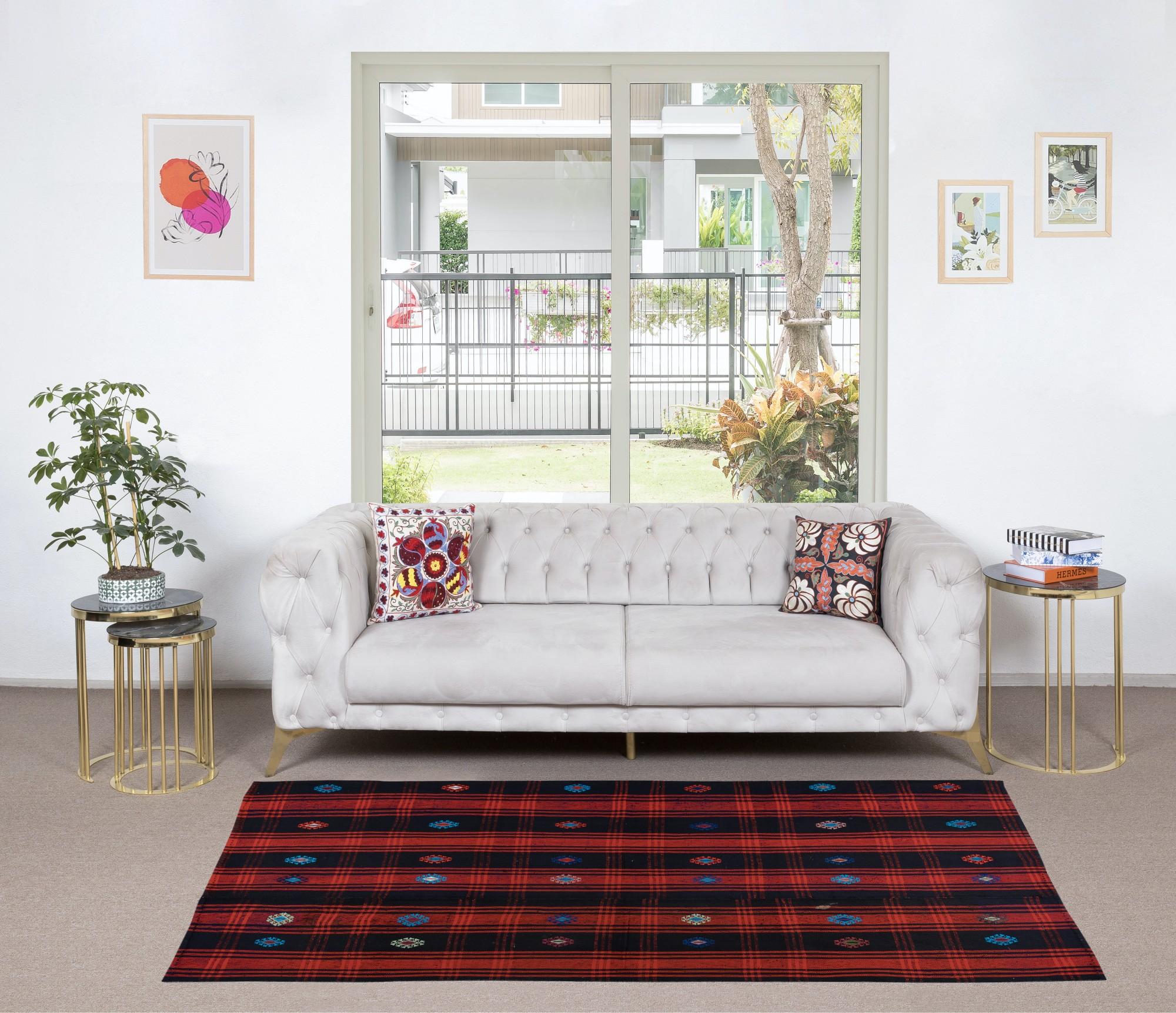 4,6x8 Ft handgewebter Vintage-Kelim-Teppich, Anatolischer Teppich in Rot, Marineblau & Schwarz im Zustand „Gut“ im Angebot in Spring Valley, NY
