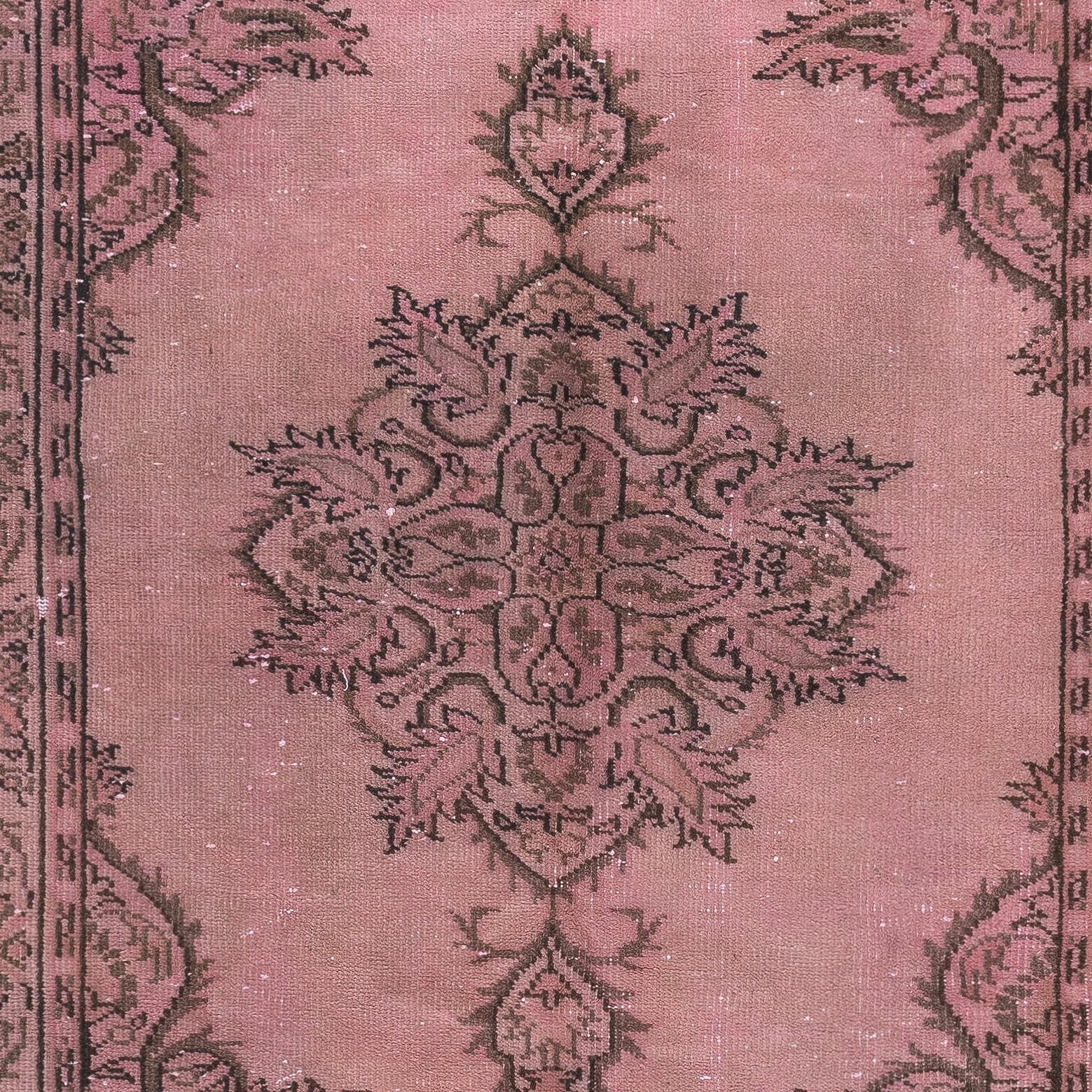 4.6x8.2 Ft Contemporary Wool Area Rug in Pink. Handgeknüpft in der Türkei im Zustand „Gut“ im Angebot in Spring Valley, NY