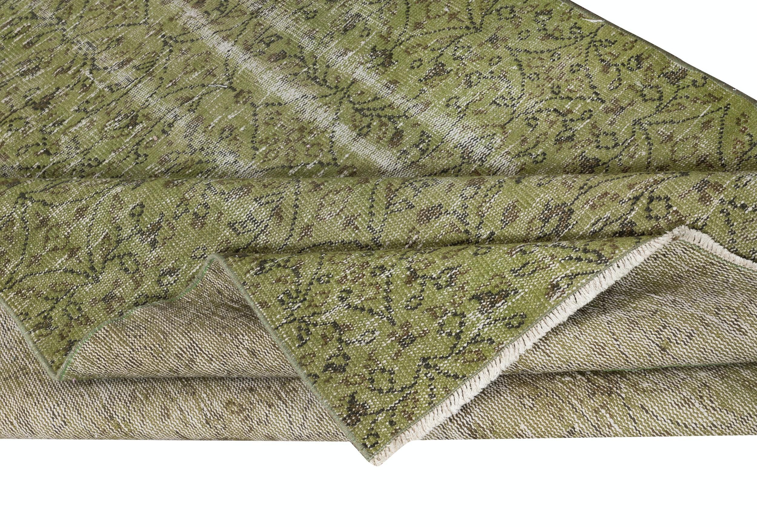 Moderne 4.6x8.2 Ft Hand Made Tapis à motifs floraux de Turquie. Tapis de couleur verte en vente