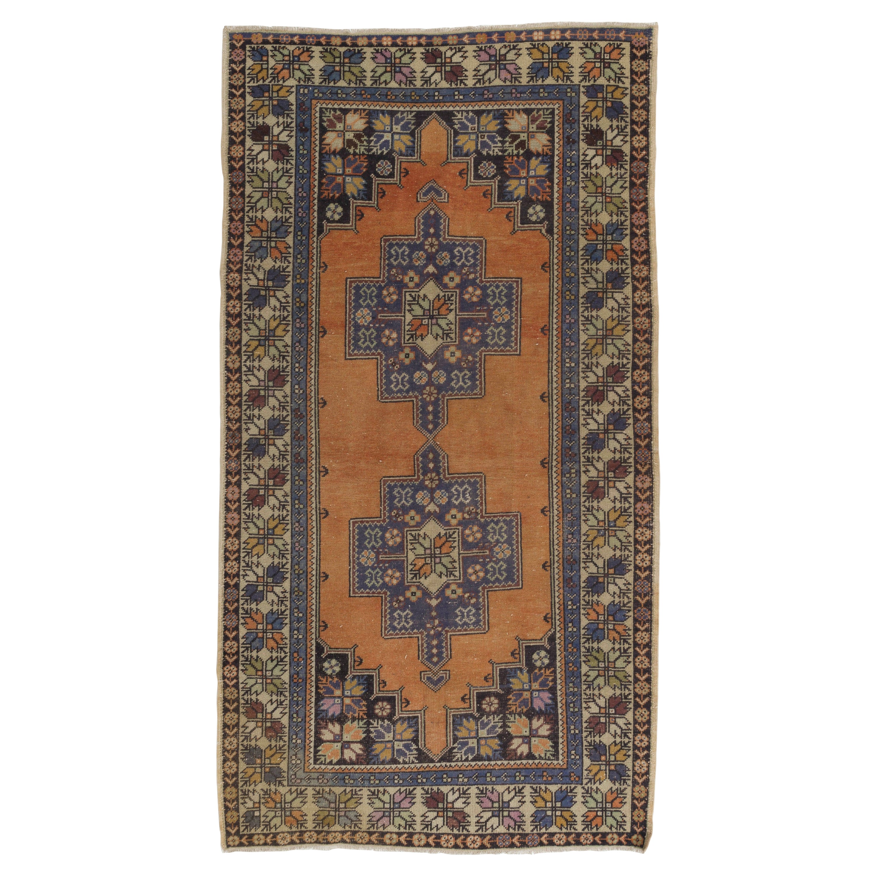 4,6x8,5 Ft Traditioneller handgeknüpfter türkischer Teppich aus der Mitte des Jahrhunderts mit Wollflor