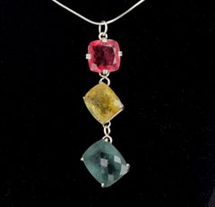 Atemberaubender 47 Karat pfirsichrosa, gelber, blaugrüner Turmalin-Silber-Anhänger von JD