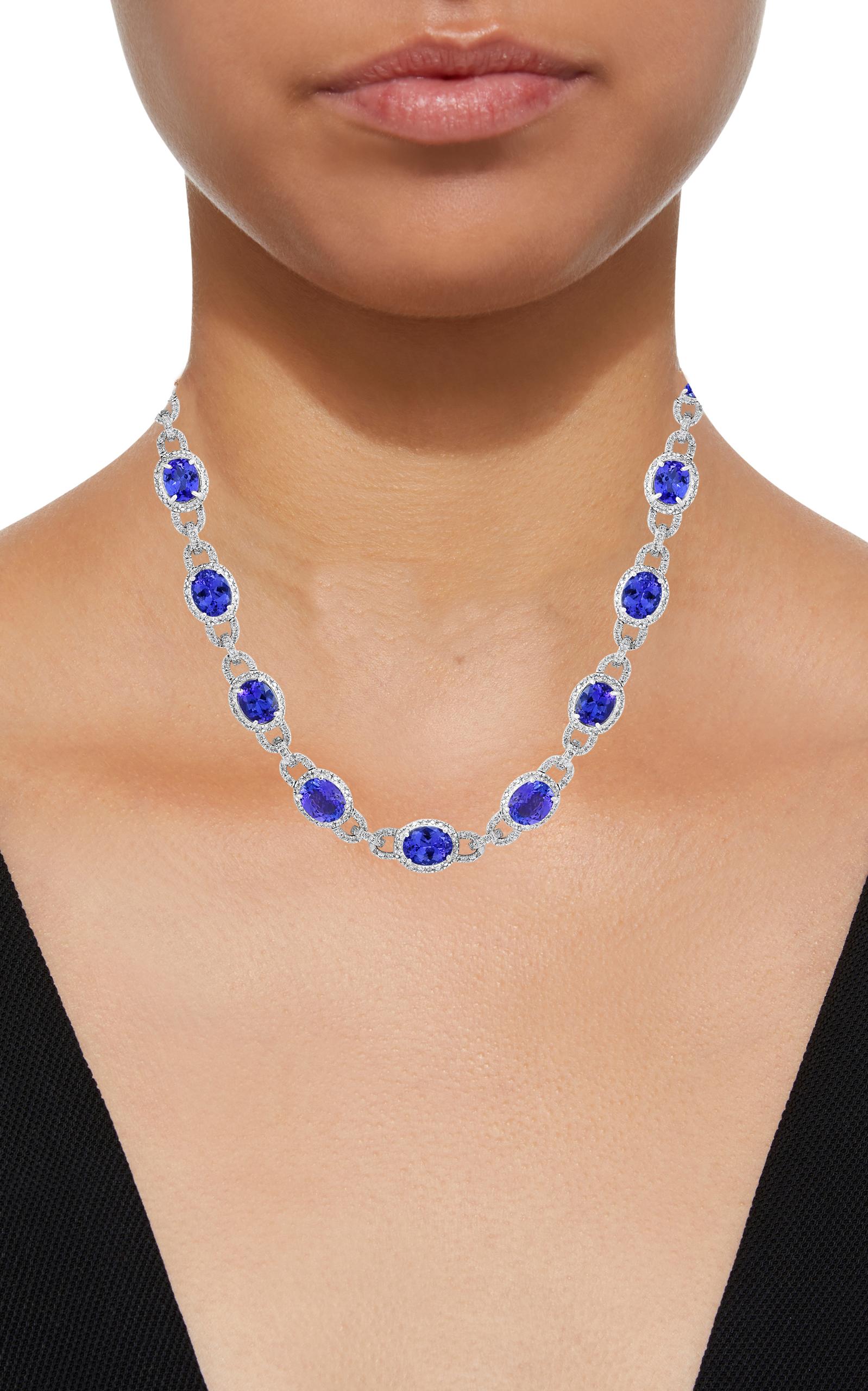 47 Carat Oval Tanzanite and 8 Carat Diamonds Necklace 18 Karat White Gold Estate For Sale 1