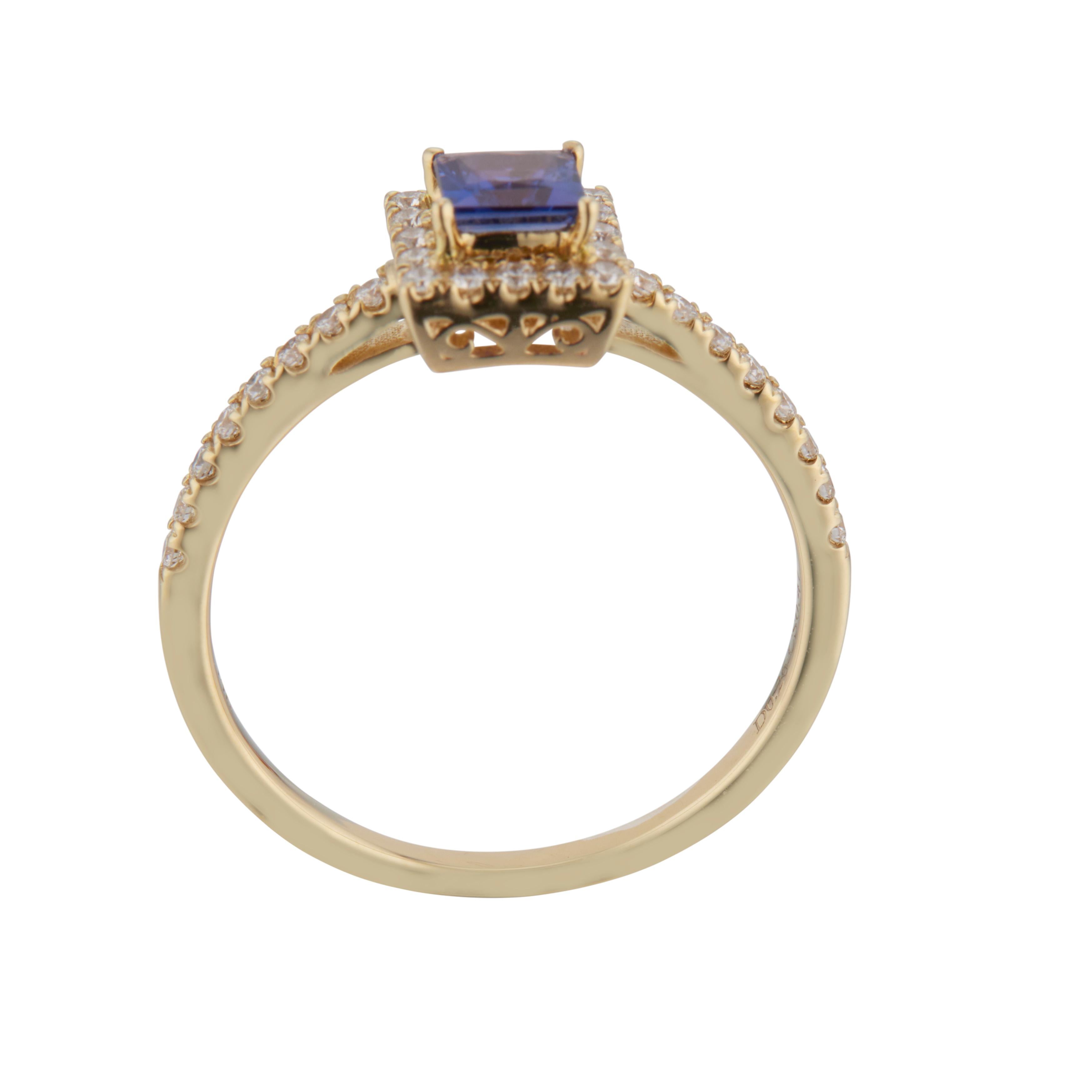 .47 Carat Purple Sapphire Diamond Yellow Gold Engagement Ring In Excellent Condition For Sale In Stamford, CT