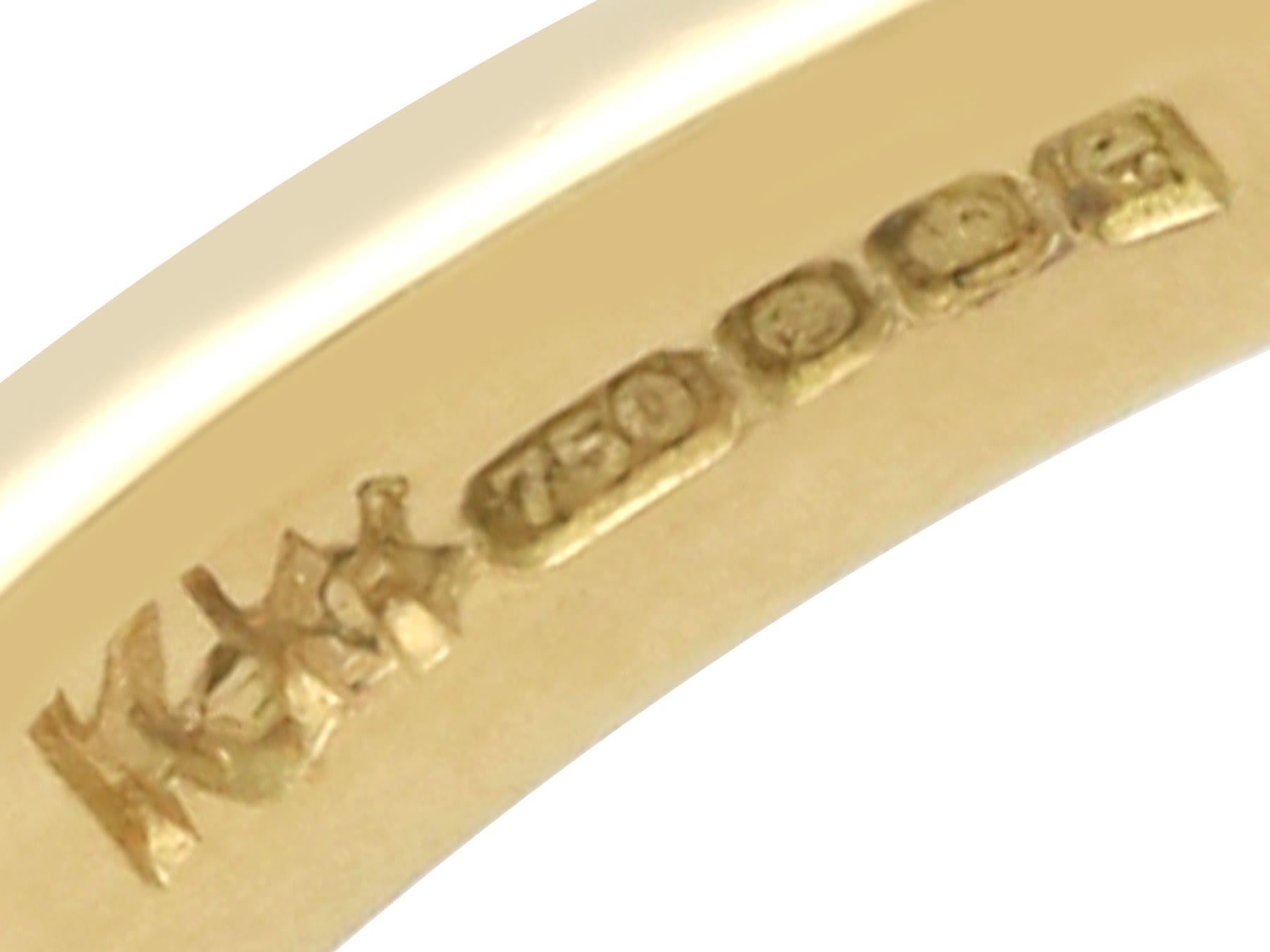 Bague trilogie en or jaune 18 carats, saphir de Ceylan de 4,70 carats et diamant de 1,34 carat 2004 en vente 4