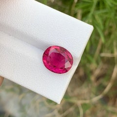 4.70 Carat Glamorous Loose Rubellite Tourmaline Oval Shape Gem For Jewellery