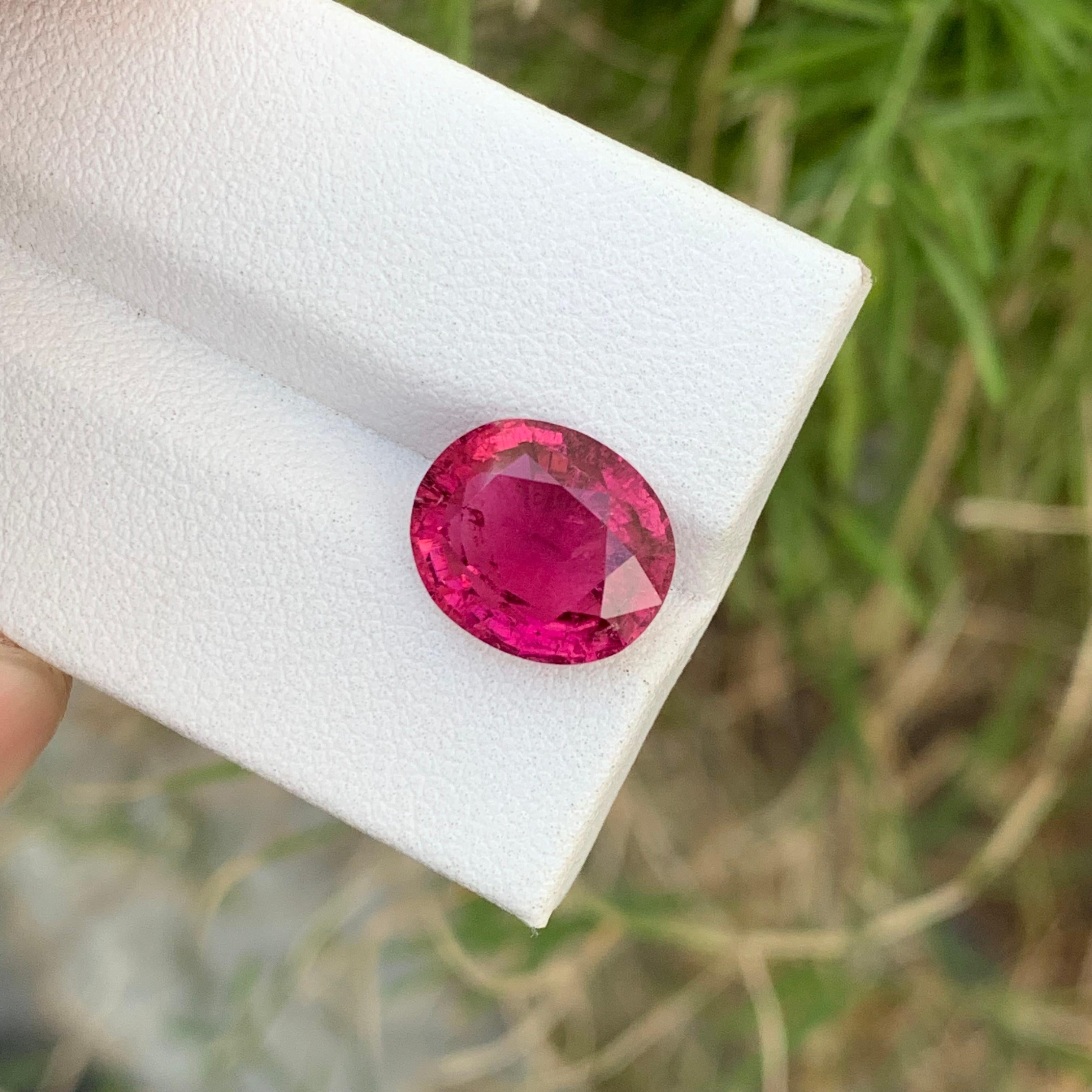 Arts and Crafts 4.70 Carat Glamorous Loose Rubellite Tourmaline Oval Shape Gem For Jewellery  For Sale
