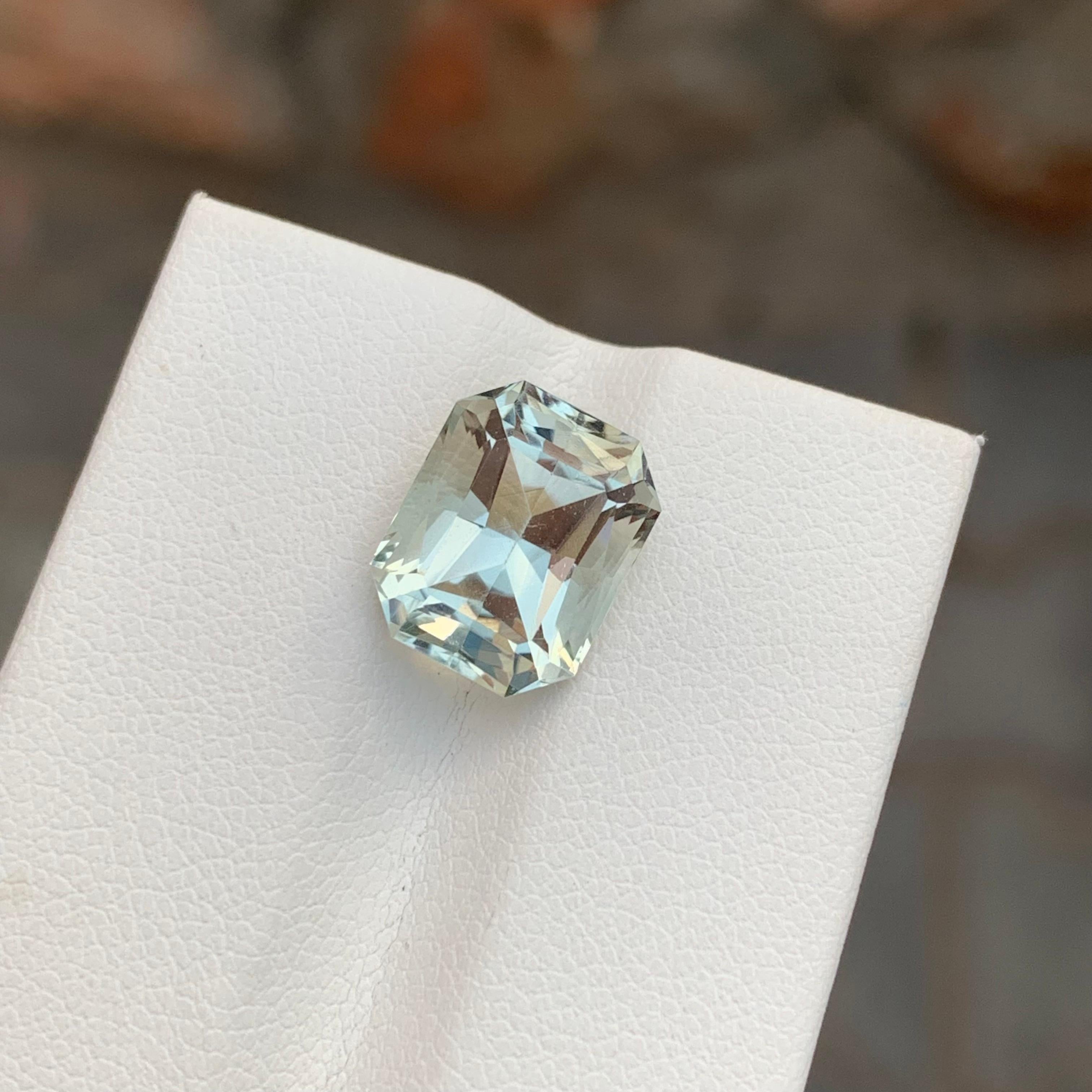 Taille octogone Belle améthyste verte non sertie de 4,70 carats de forme octogonale pour collier en vente