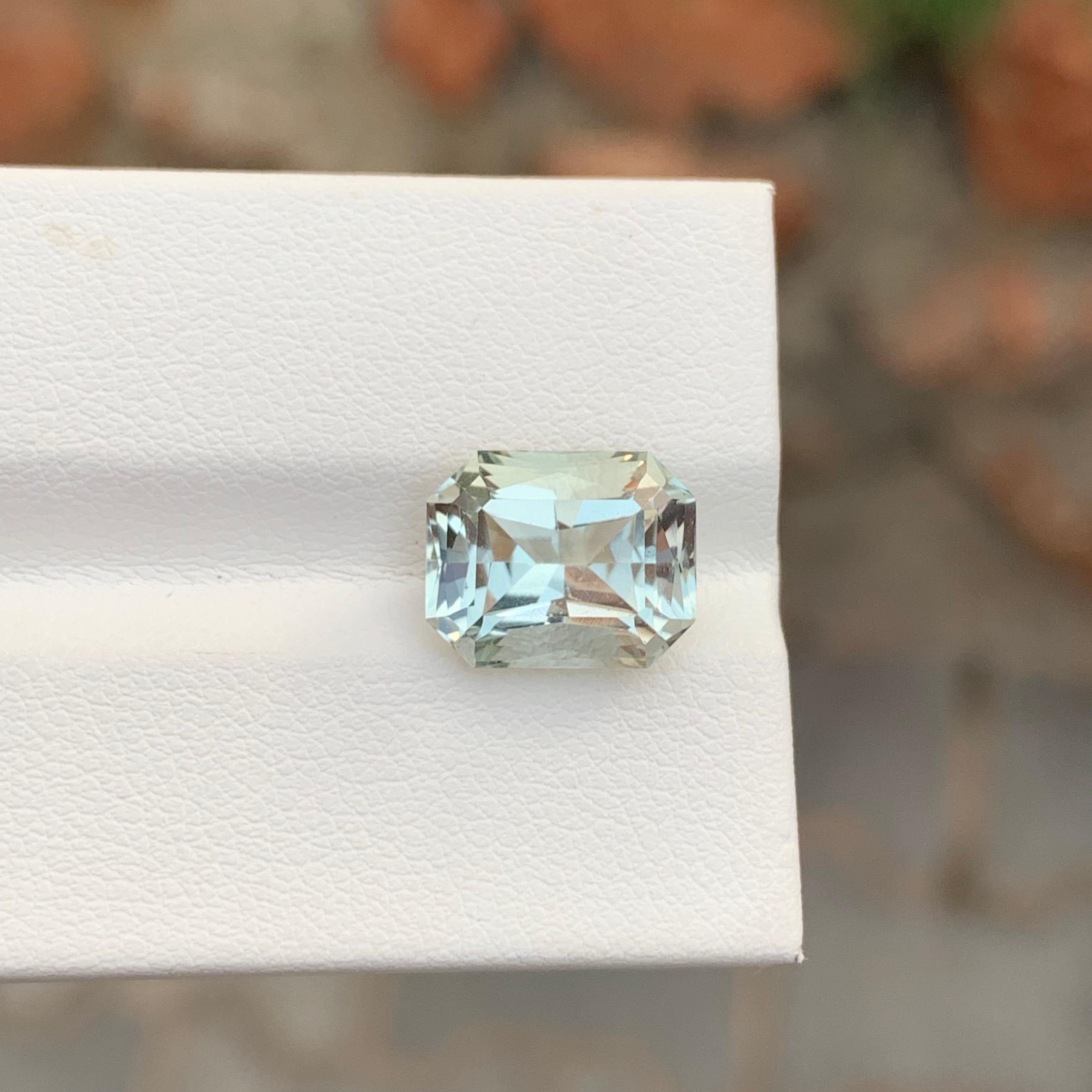Belle améthyste verte non sertie de 4,70 carats de forme octogonale pour collier Unisexe en vente