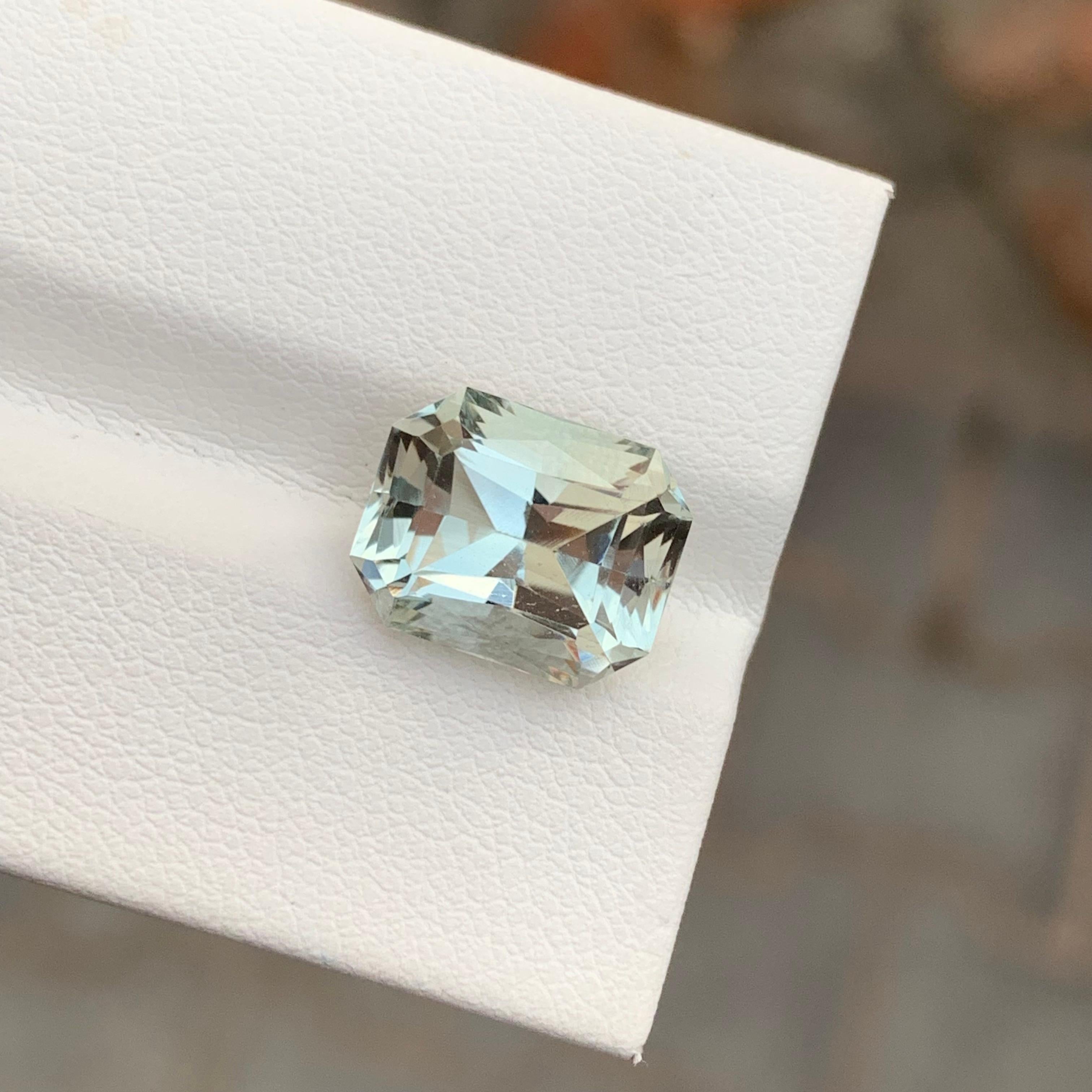 Belle améthyste verte non sertie de 4,70 carats de forme octogonale pour collier en vente 2