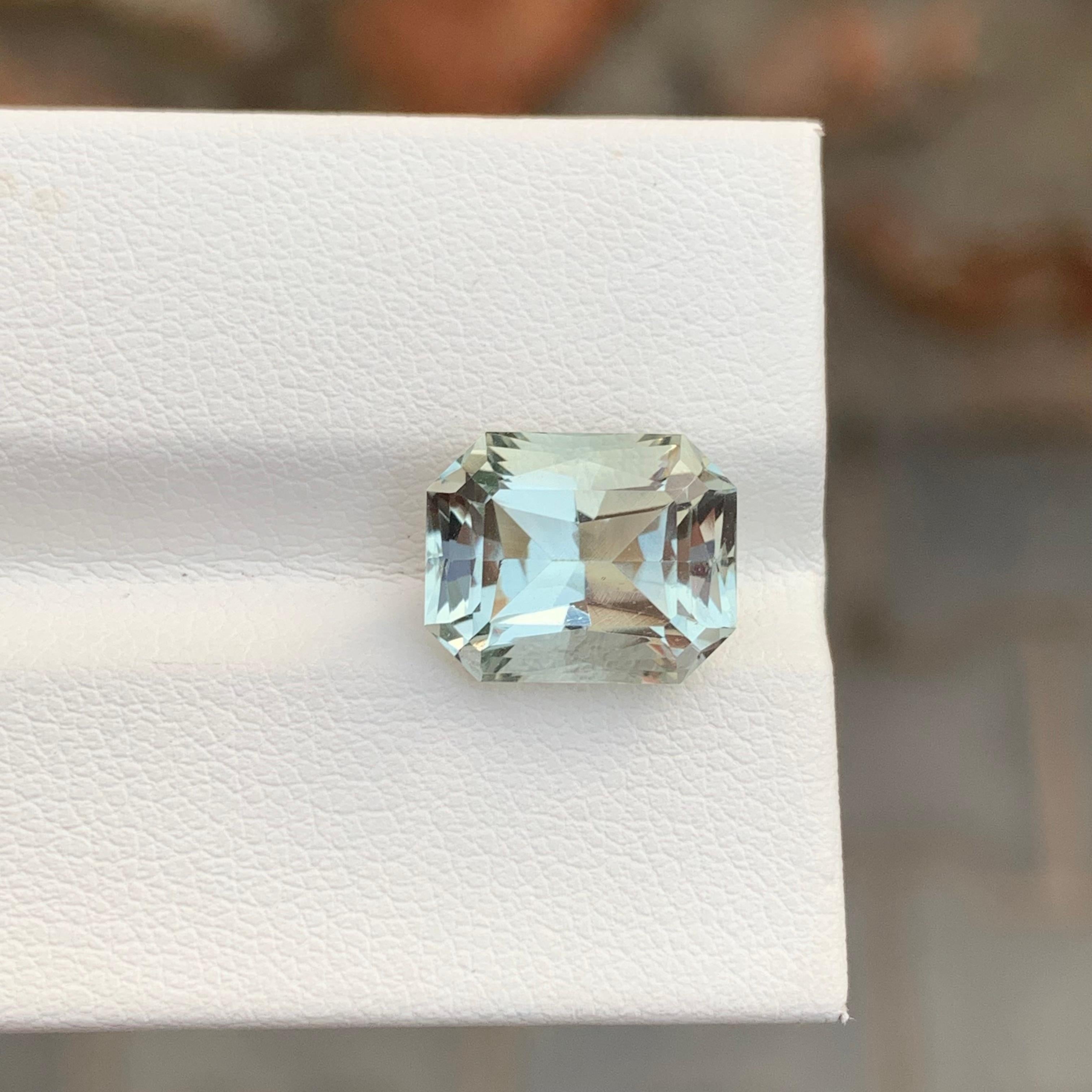 Belle améthyste verte non sertie de 4,70 carats de forme octogonale pour collier en vente 3