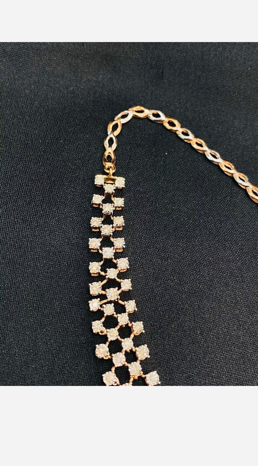 Collana in oro con fiori di diamanti naturali da 4,70 carati in vendita 4