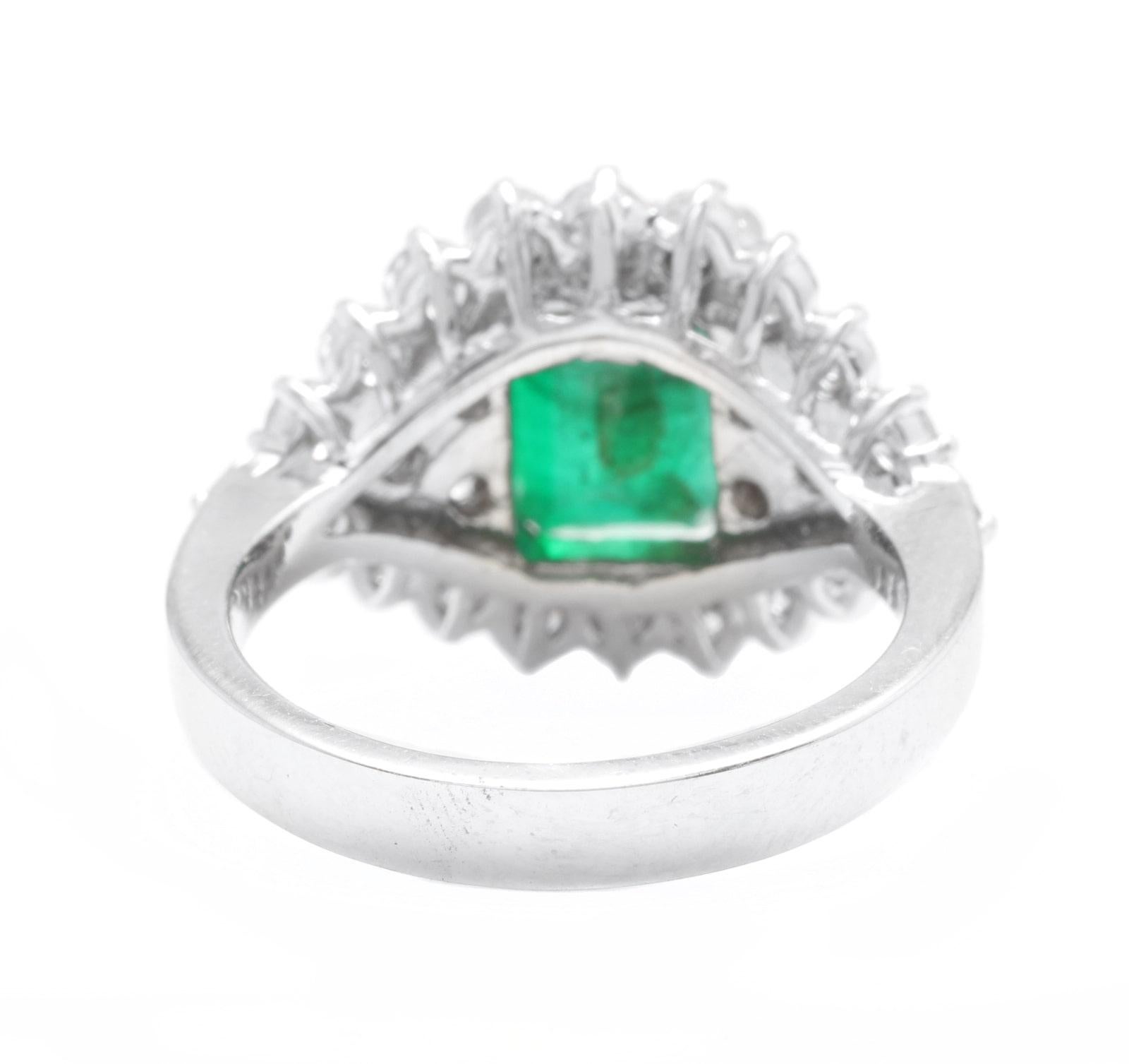 4.70 Carat Natural Emerald and Diamond 14 Karat Solid White Gold Ring In New Condition For Sale In Los Angeles, CA