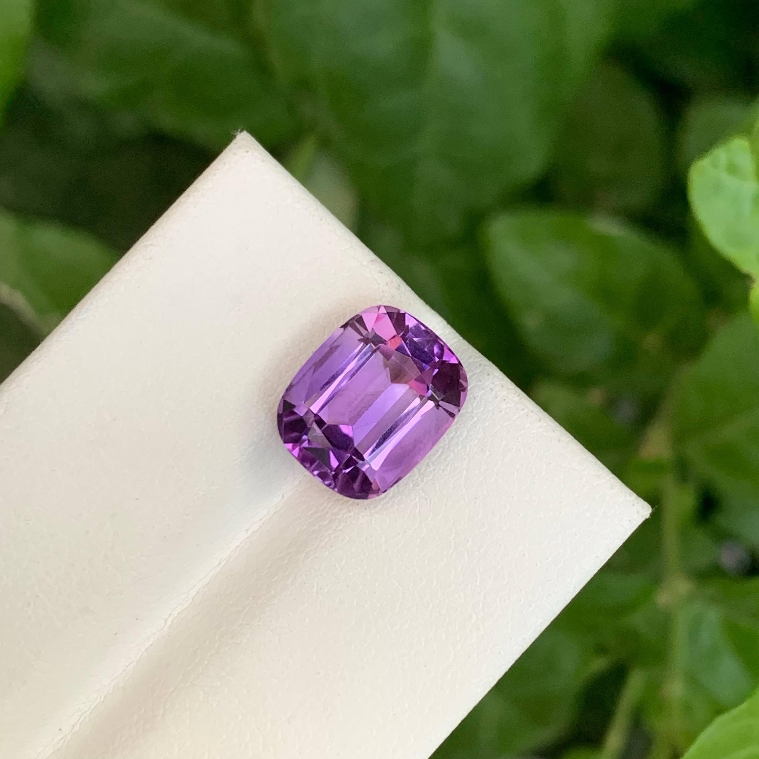 4.70 Carat Natural Loose Fantastic Purple Amethyst Stone Cushion Cut from Brazil For Sale 1