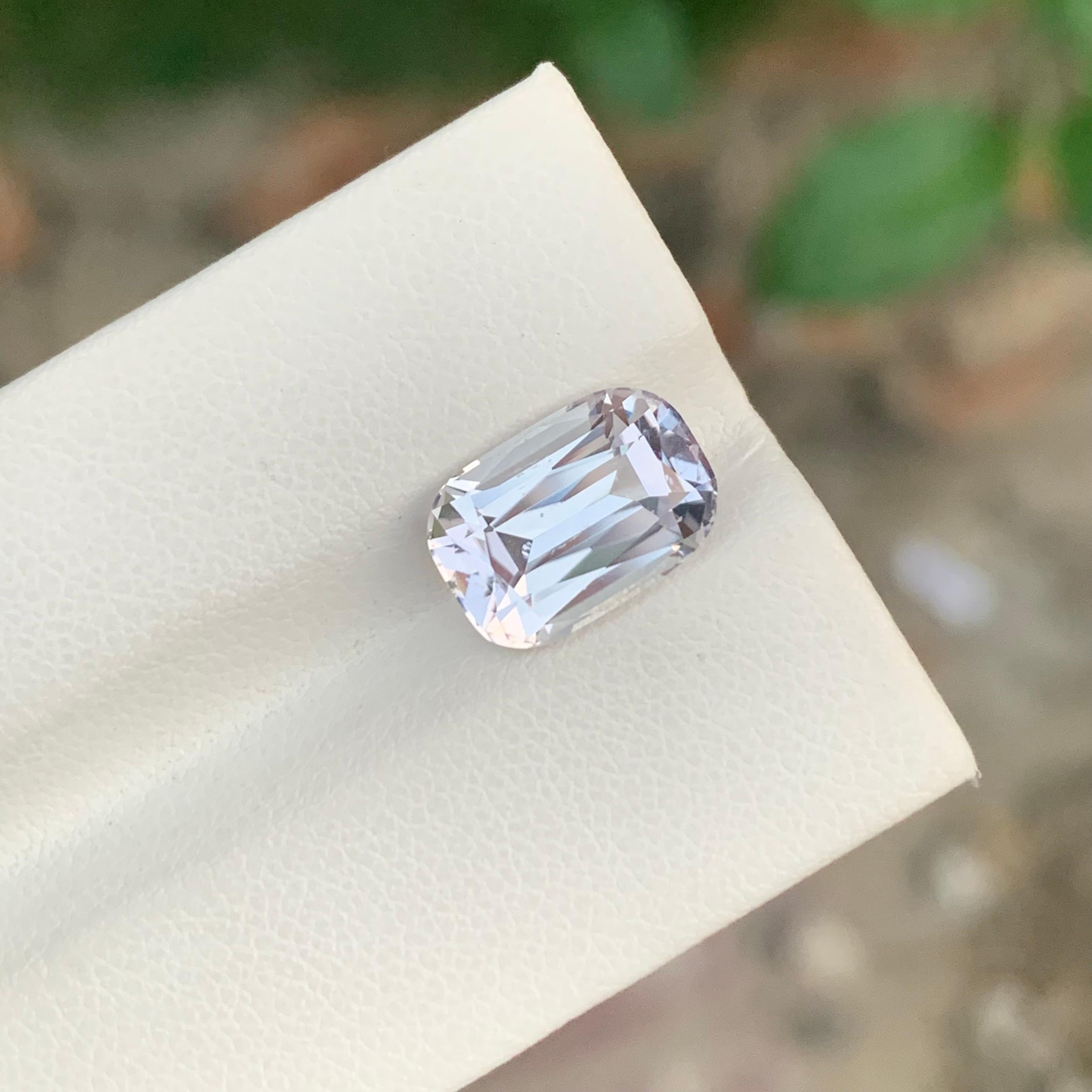 Taille coussin 4.70 Carat Natural Loose Kunzite Cushion Shape Gem From Afghanistan Mine en vente