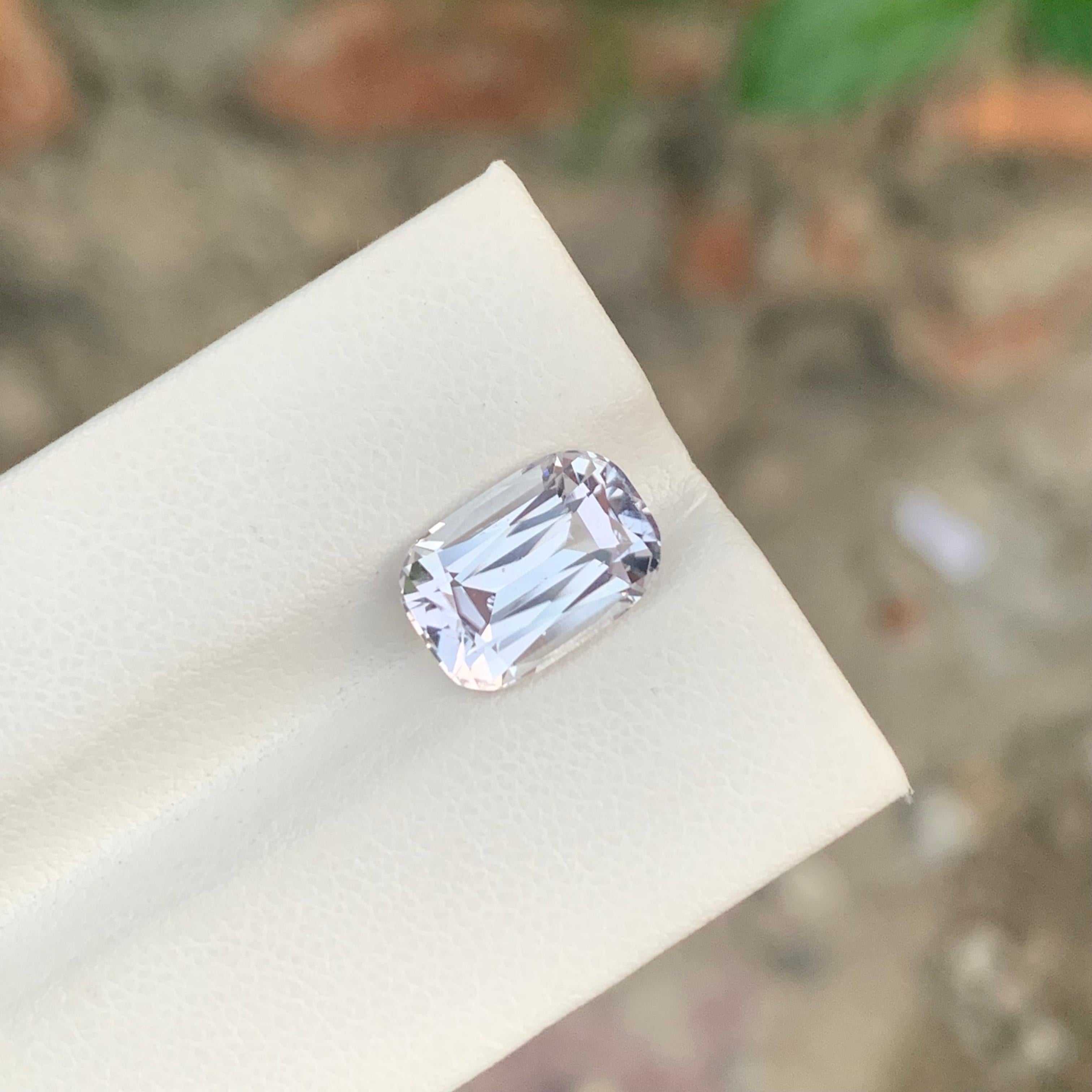 4.70 Carat Natural Loose Kunzite Cushion Shape Gem From Afghanistan Mine en vente 2