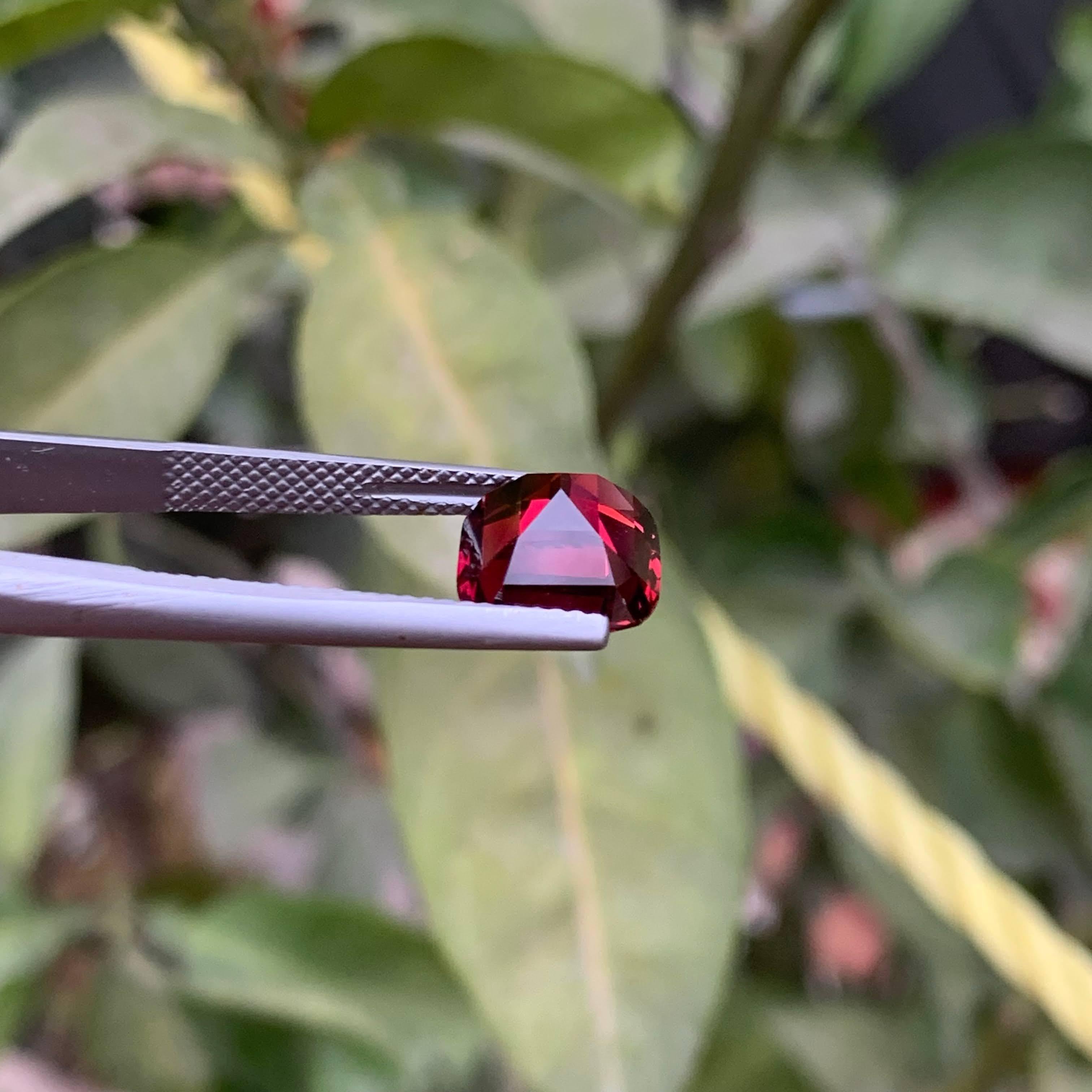 4,70 Karat natürlicher loser rosa-roter Granatstein im Kissenschliff tansanischer Edelstein im Angebot 5