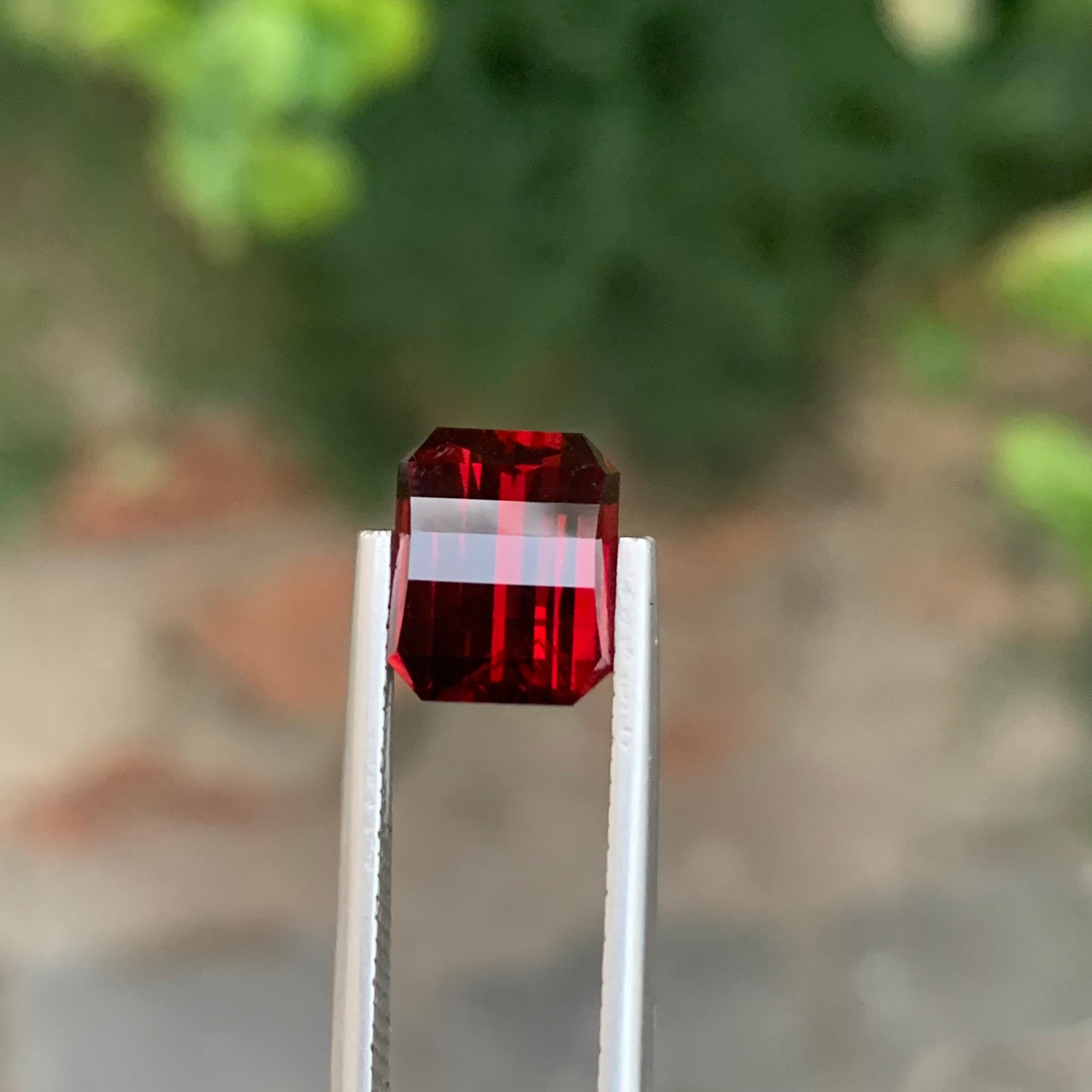 4,70 Karat natürlicher loser Rhodolith Granat Pixelschliff Edelstein (Smaragdschliff) im Angebot