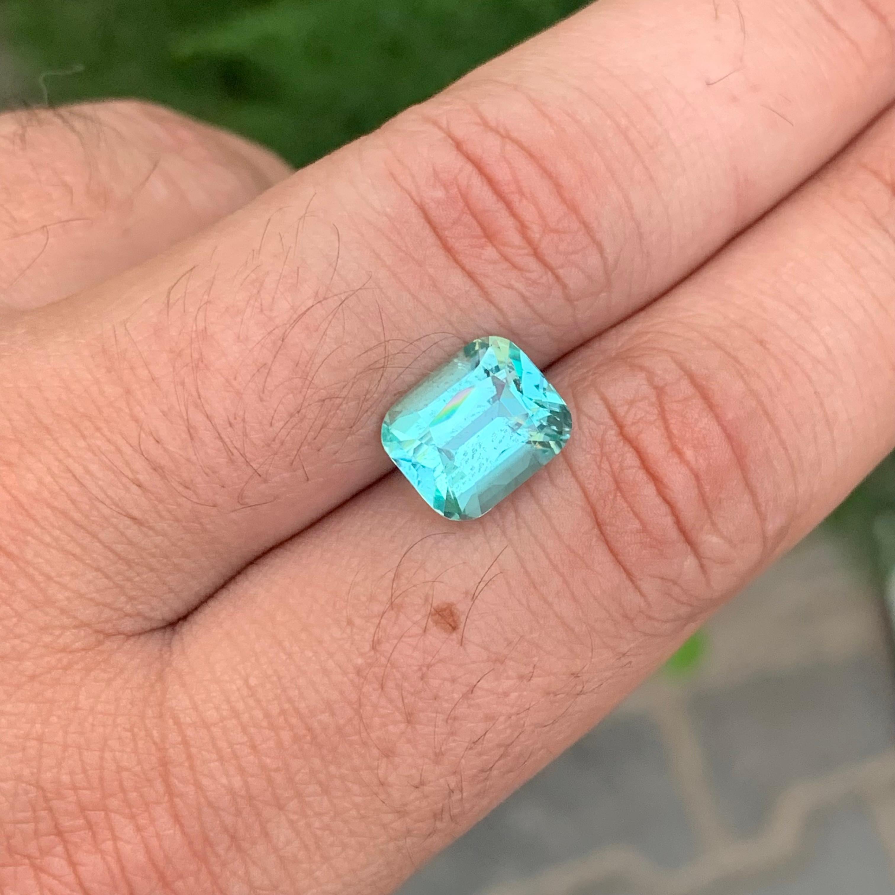 Tourmaline bleue écume de mer non sertie de 4,70 carats en forme de coussin en vente 6