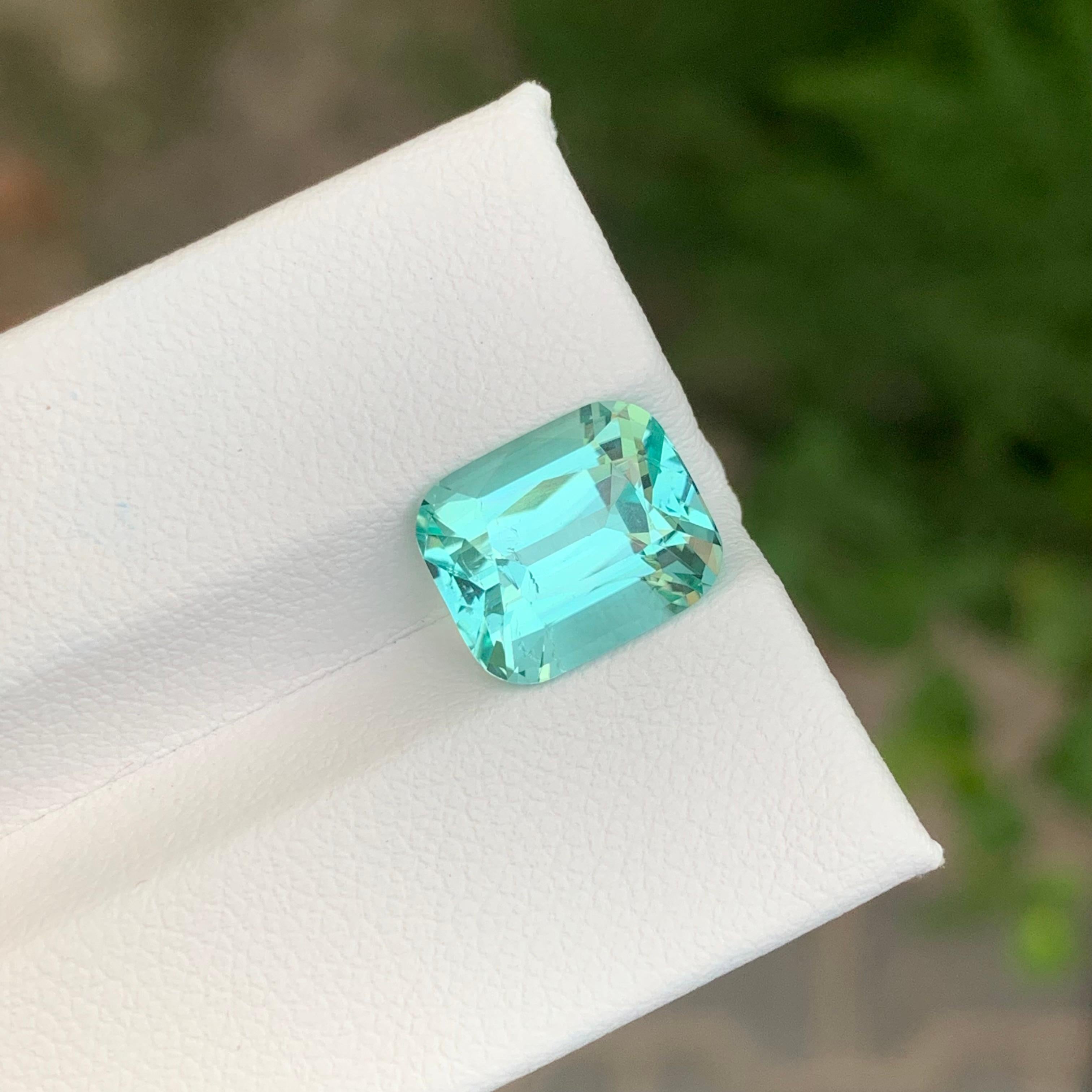 Tourmaline bleue écume de mer non sertie de 4,70 carats en forme de coussin en vente 3