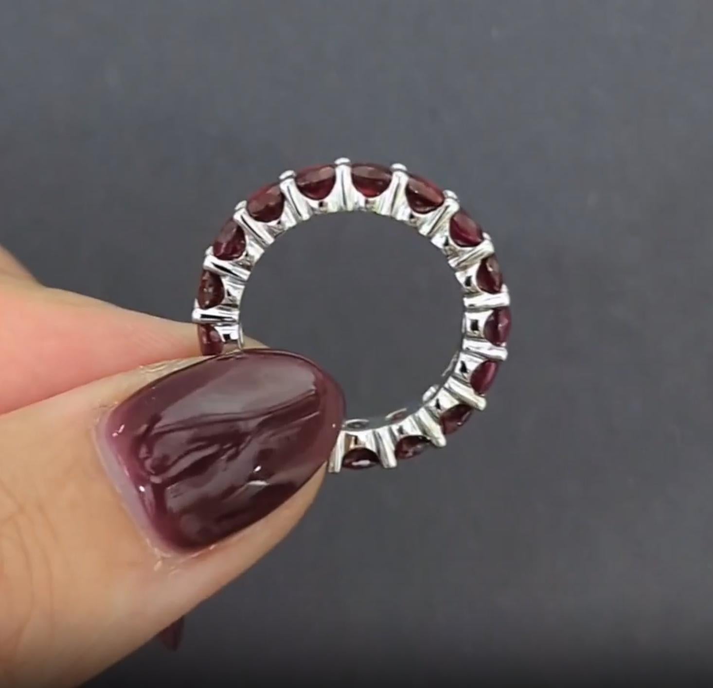 Round Cut 4.70 Carat Natural Red Ruby 14k White Gold Eternity Band Ring For Sale