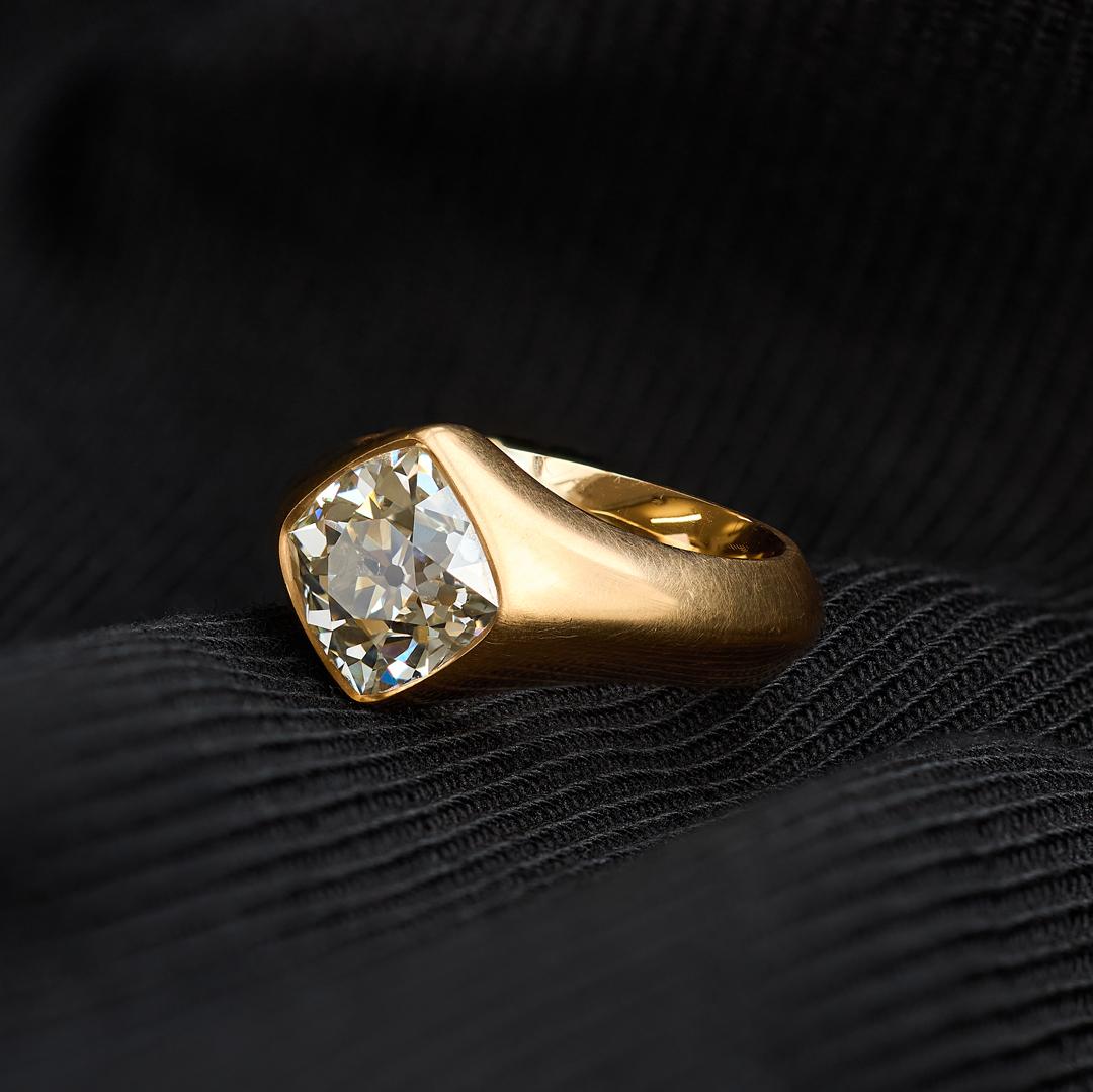 Bague à diamant Peruzzi de 4,70 carats Unisexe en vente