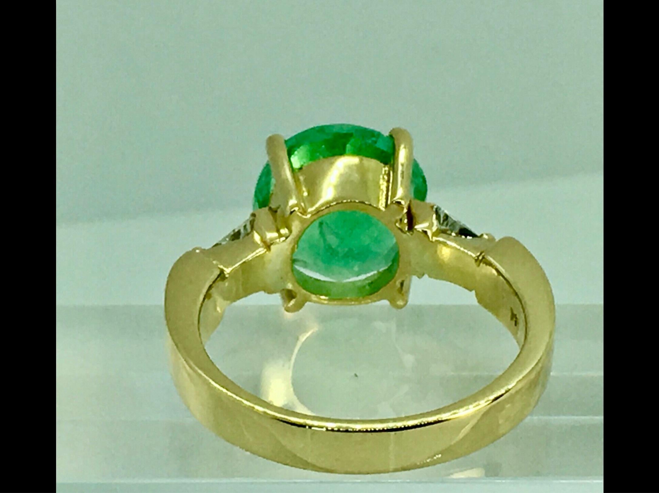 4.70 Carat Round Colombian Emerald Diamond Engagement Ring 18 Karat Gold For Sale 2