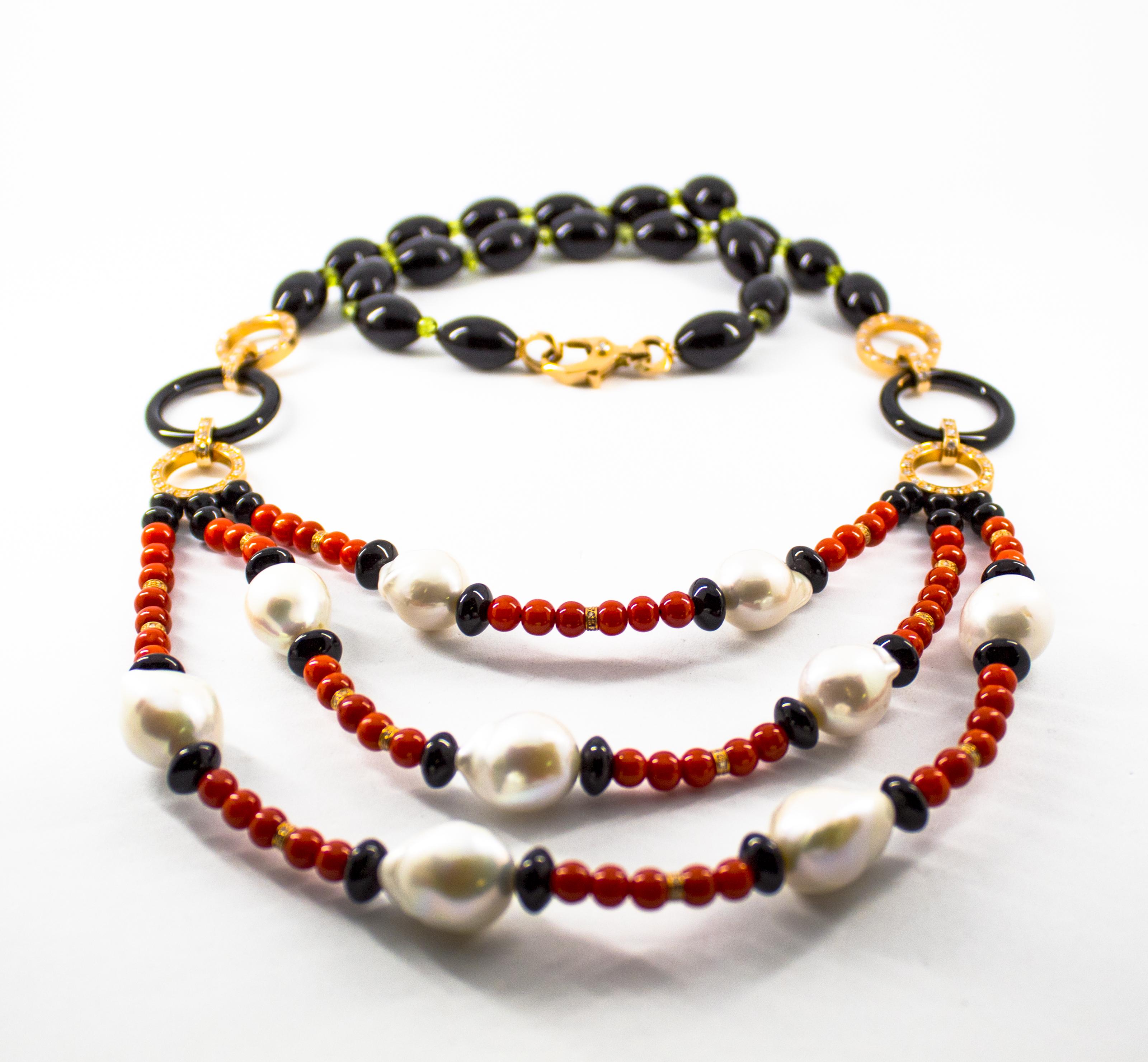 4,70 Karat Weißer Diamant Peridot Rote Koralle Onyx Perle Gelbgold Tropfen-Halskette für Damen oder Herren im Angebot