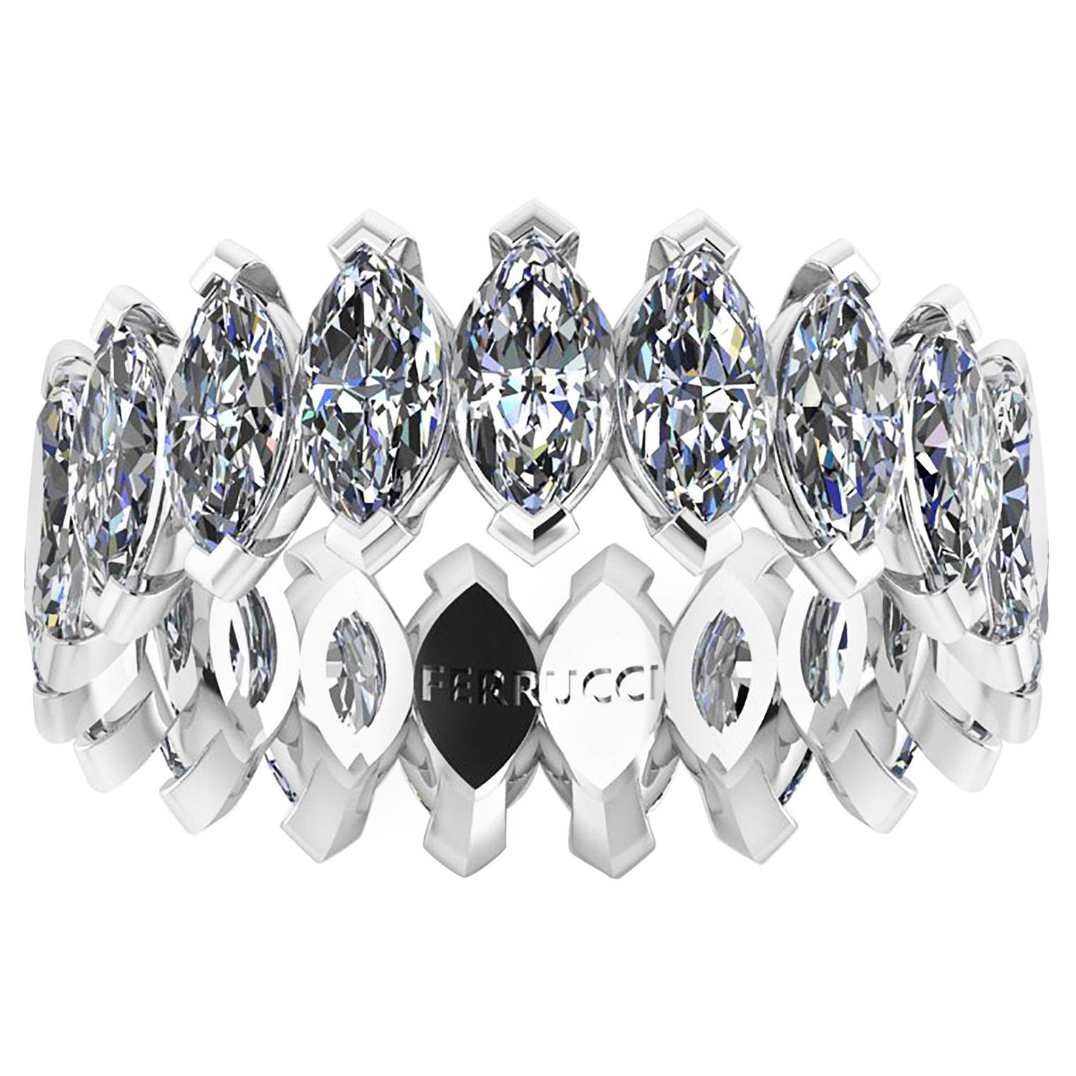 Anneau d'éternité en or blanc 18 carats avec diamants blancs taille marquise de 4,70 carats en vente