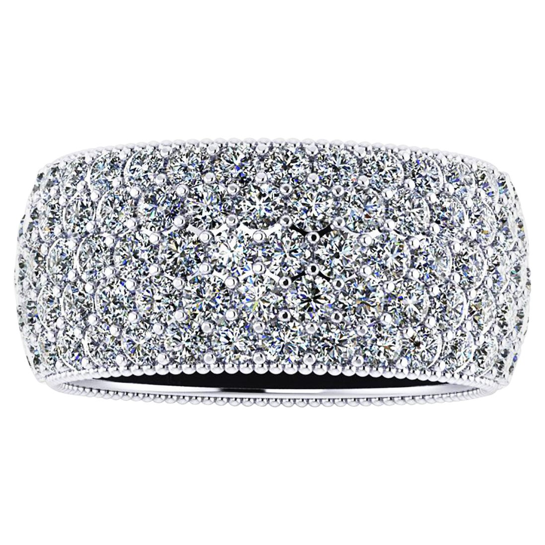 Bague pavée de diamants blancs de 4,70 carats en or blanc 18 carats