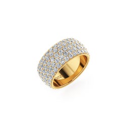 Anillo con pavé de diamantes blancos de 4,70 quilates de ancho en oro amarillo de 18 quilates