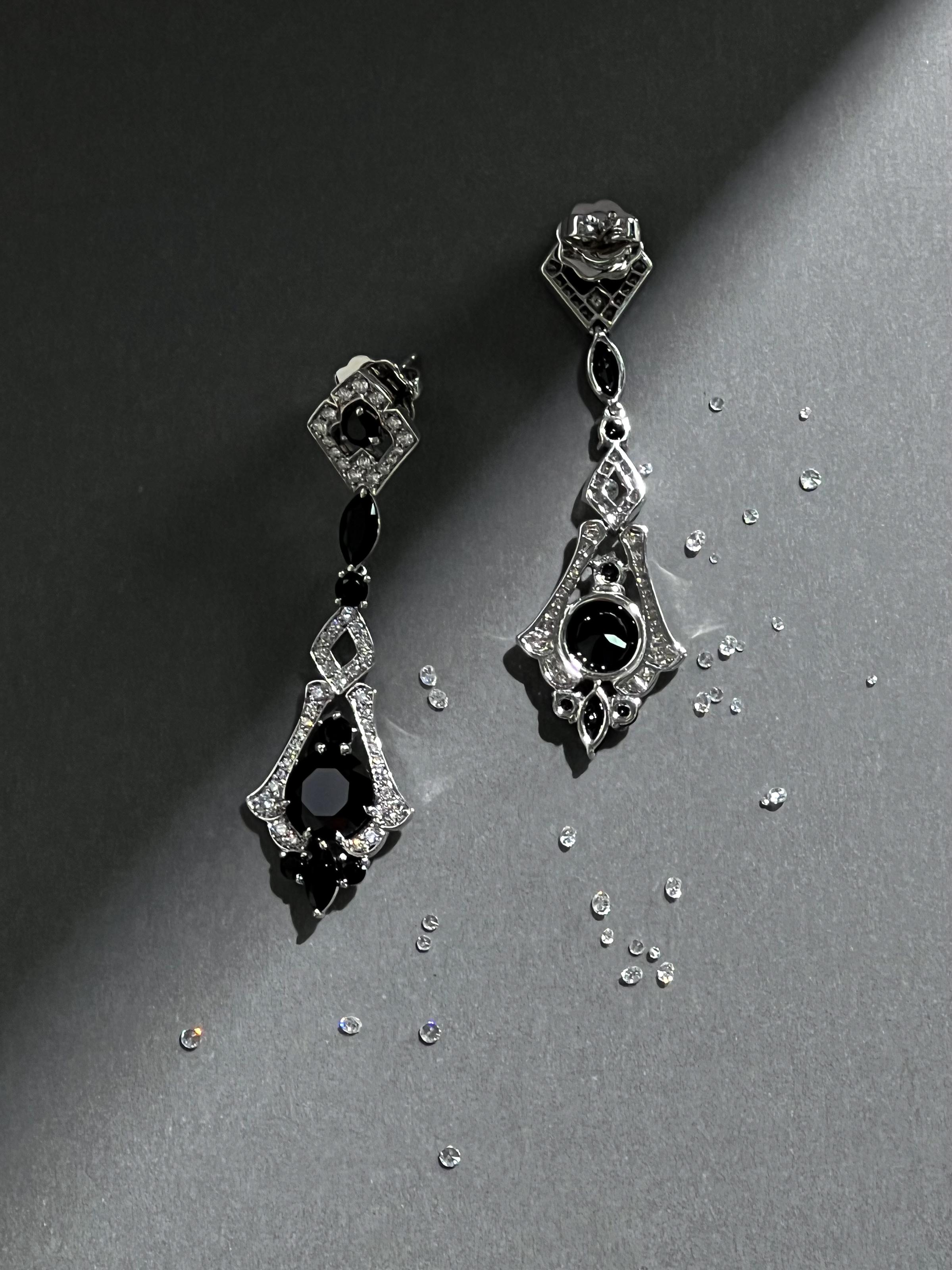 Art Deco 4.70 Carats Black Spinel and Diamond Earrings in 18k White Gold  For Sale