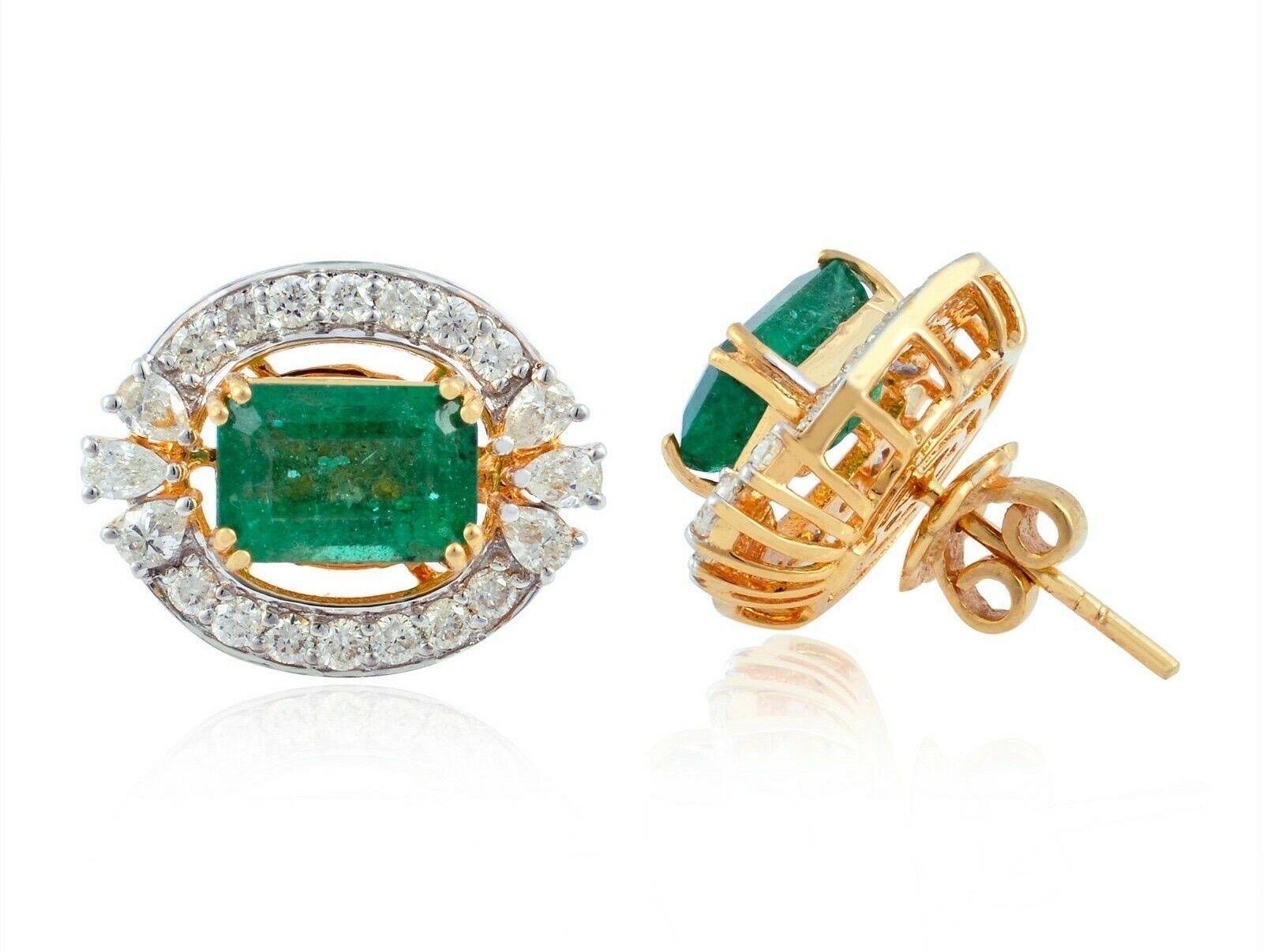 Artisan 4.70 Carat Emerald Diamond 18 Karat Gold Stud Earrings For Sale