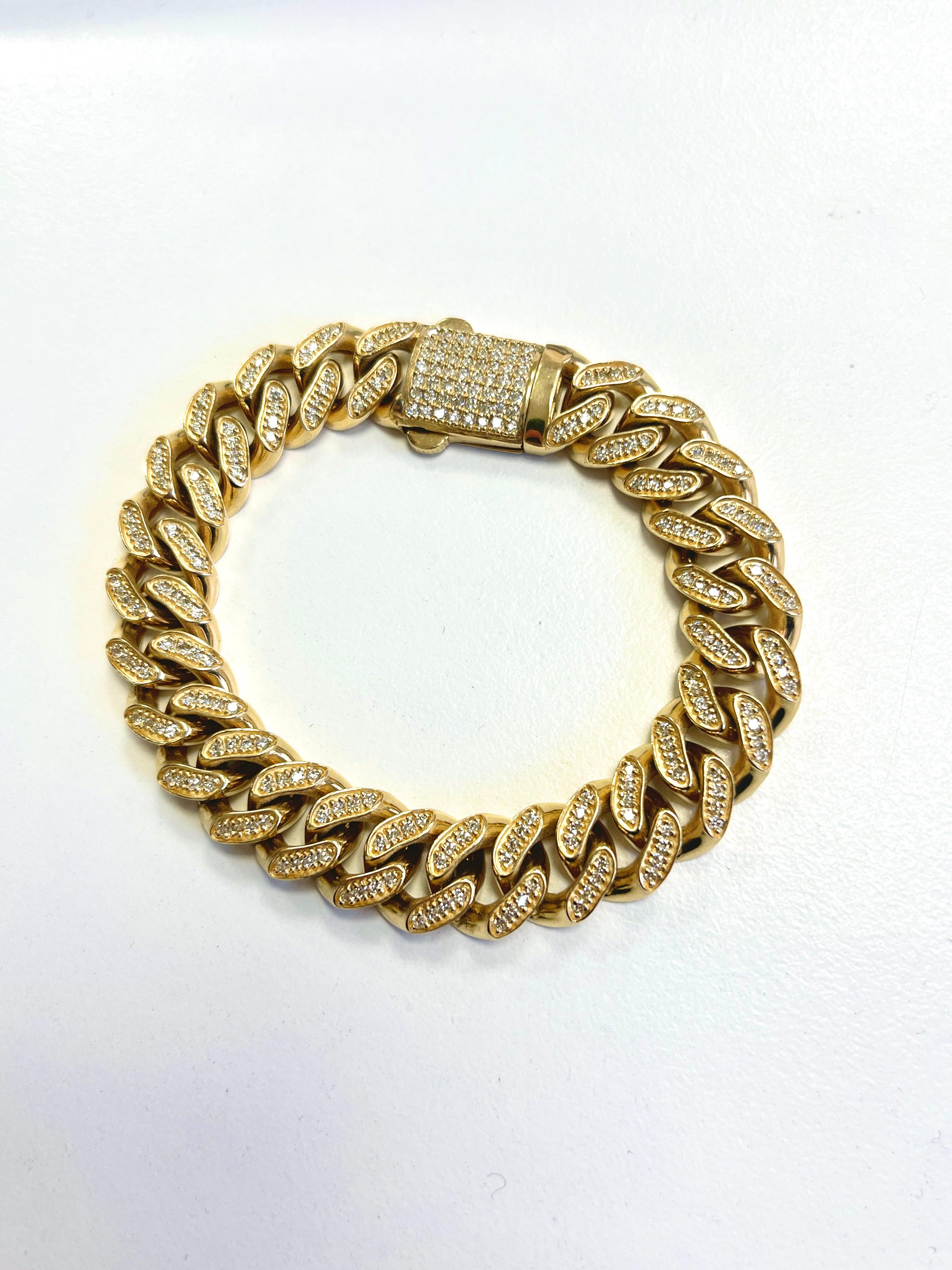 Taille ronde Bracelet à maillons cubains en or jaune 14 carats avec diamants naturels de 4,70 carats en vente