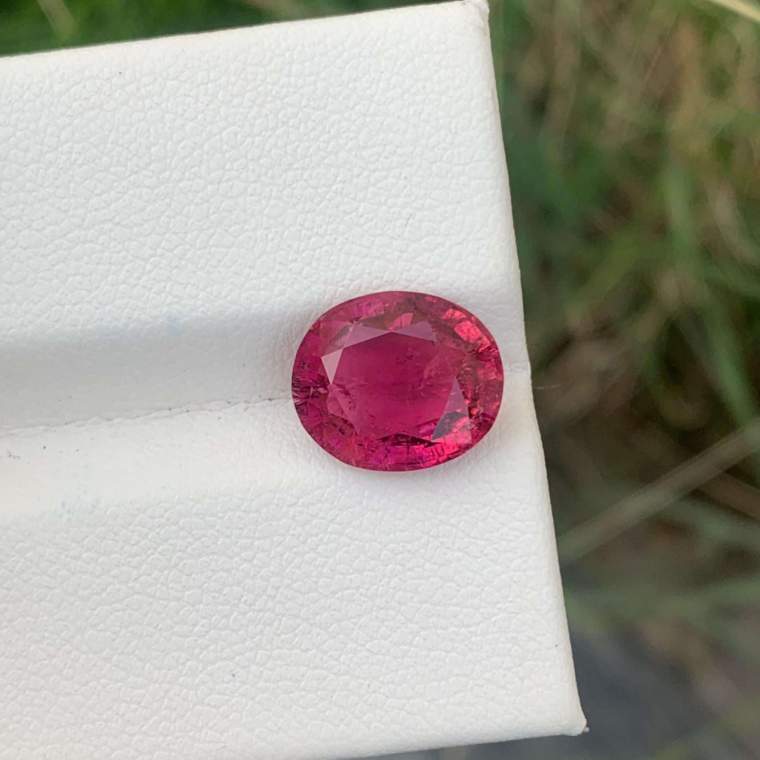 4.70 Carats Natural Faceted Pinkish Red Rubellite Tourmaline Gemstone  For Sale 2