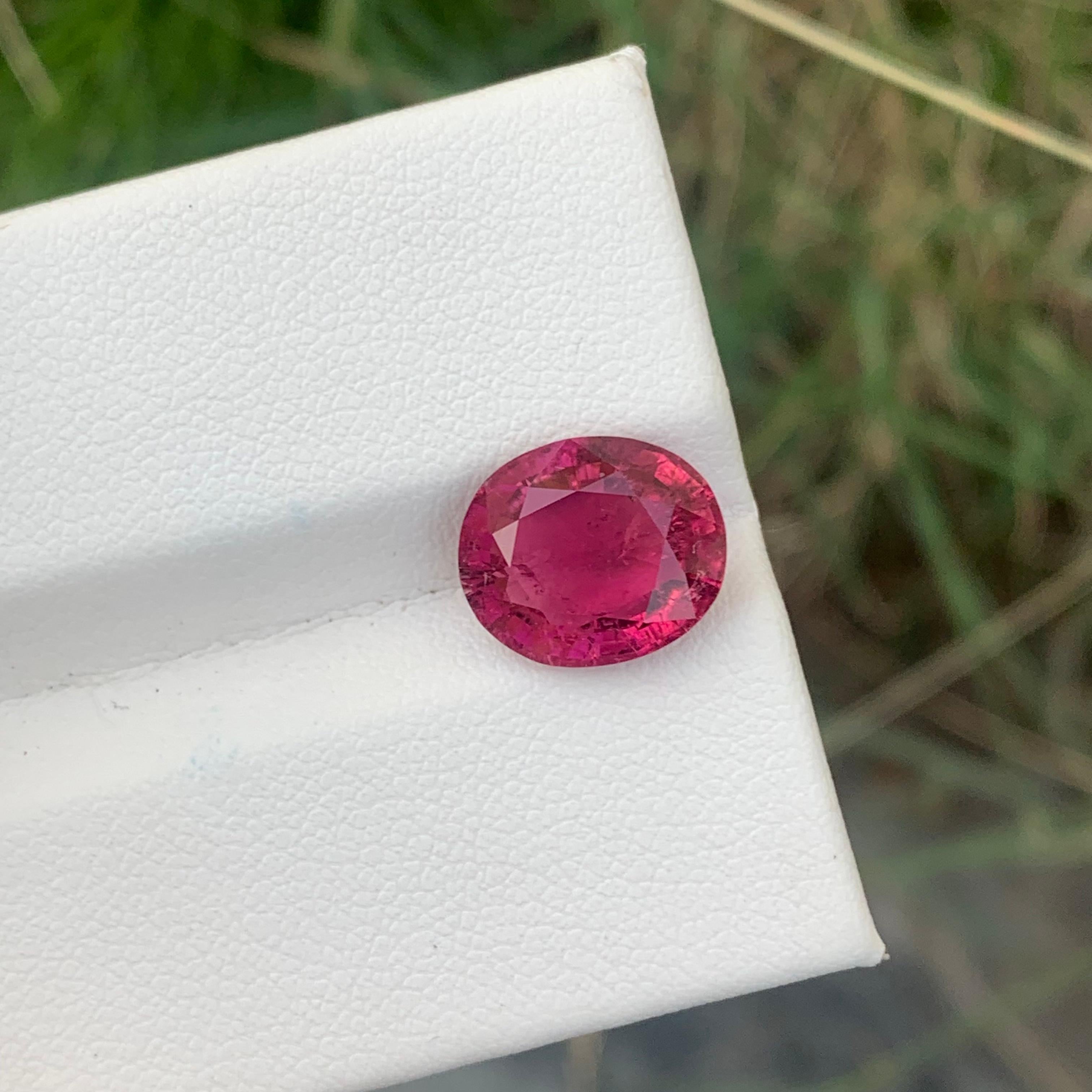 4.70 Carats Natural Faceted Pinkish Red Rubellite Tourmaline Gemstone  For Sale 4