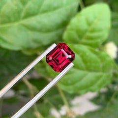 4.70 carats Pinkish Red Umbalite Garnet Stone Emerald Cut from Africa
