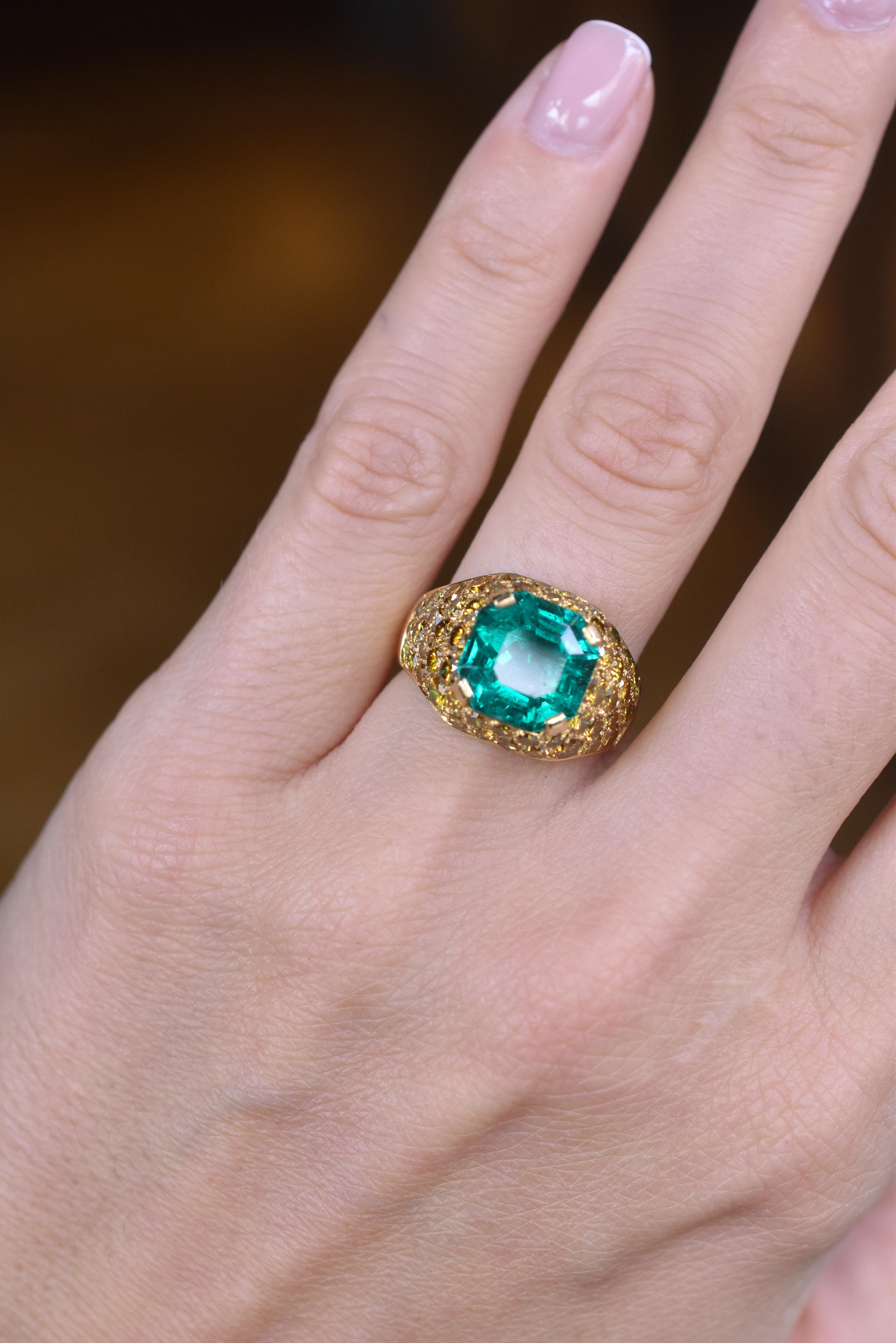 4.70ct Colombian Emerald and Fancy Yellow Diamond 18k Gold Ring For Sale 6