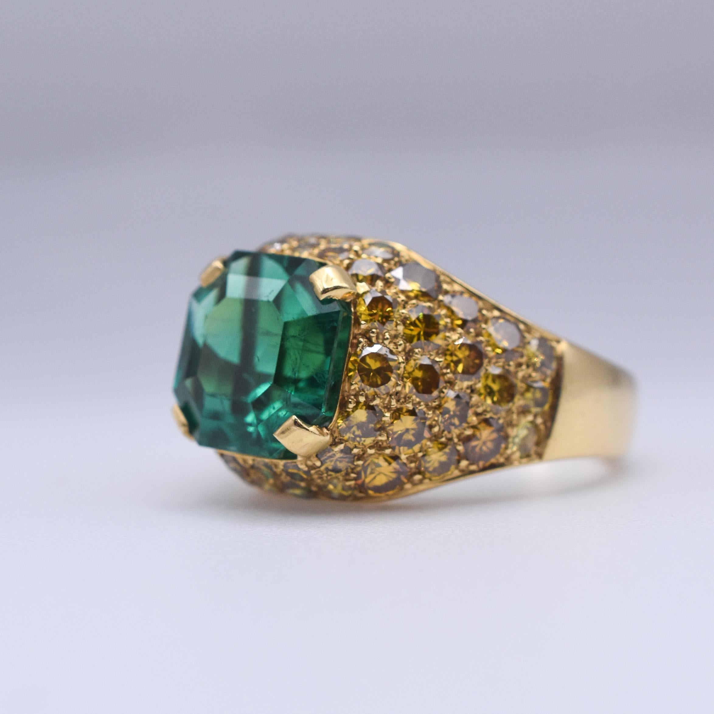 4.70ct Colombian Emerald and Fancy Yellow Diamond 18k Gold Ring For Sale