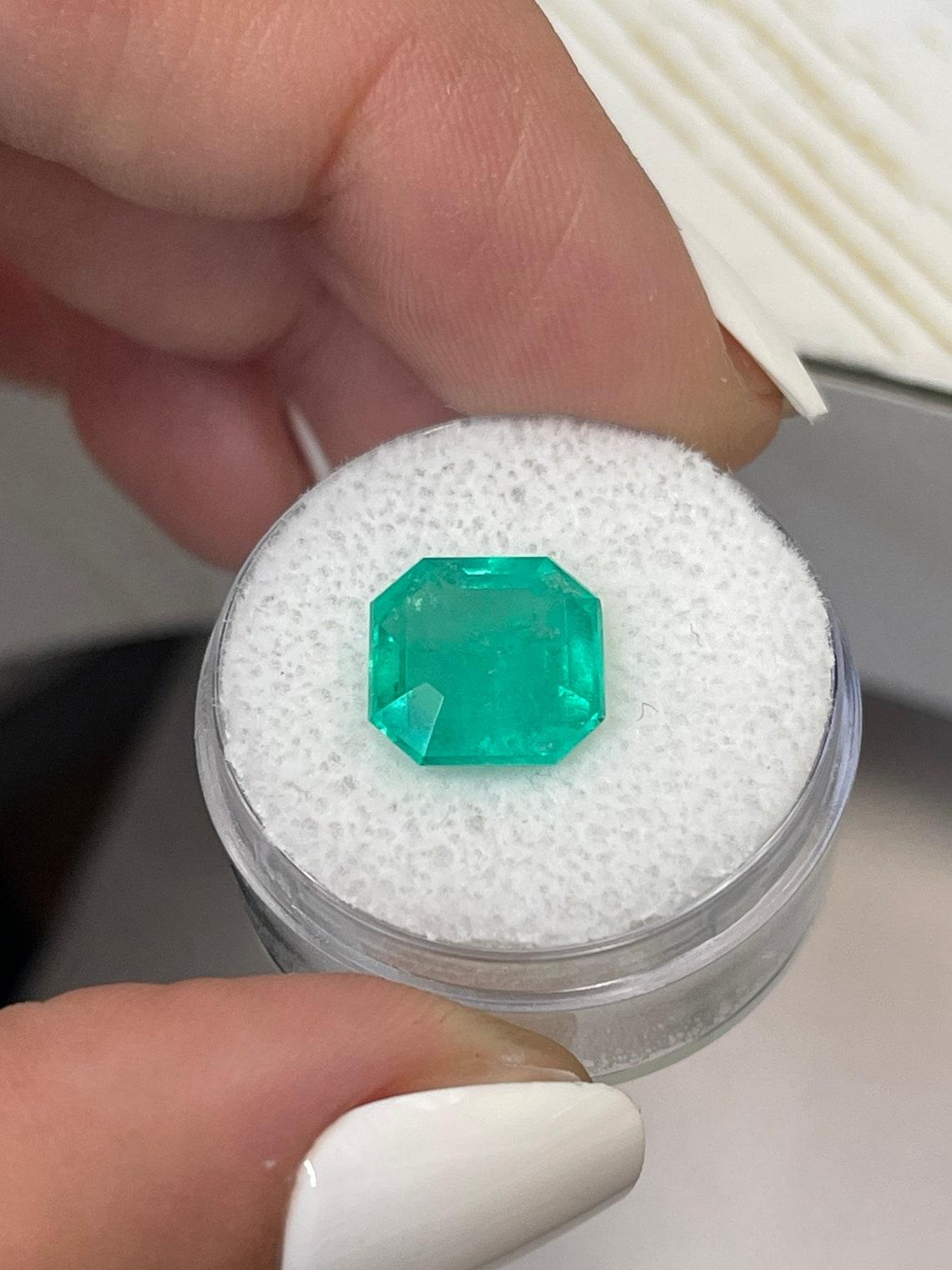 Émeraude colombienne taille Asscher de 4,71 carats 10,5x10,5, coins coupés, naissances de mai Pour femmes en vente