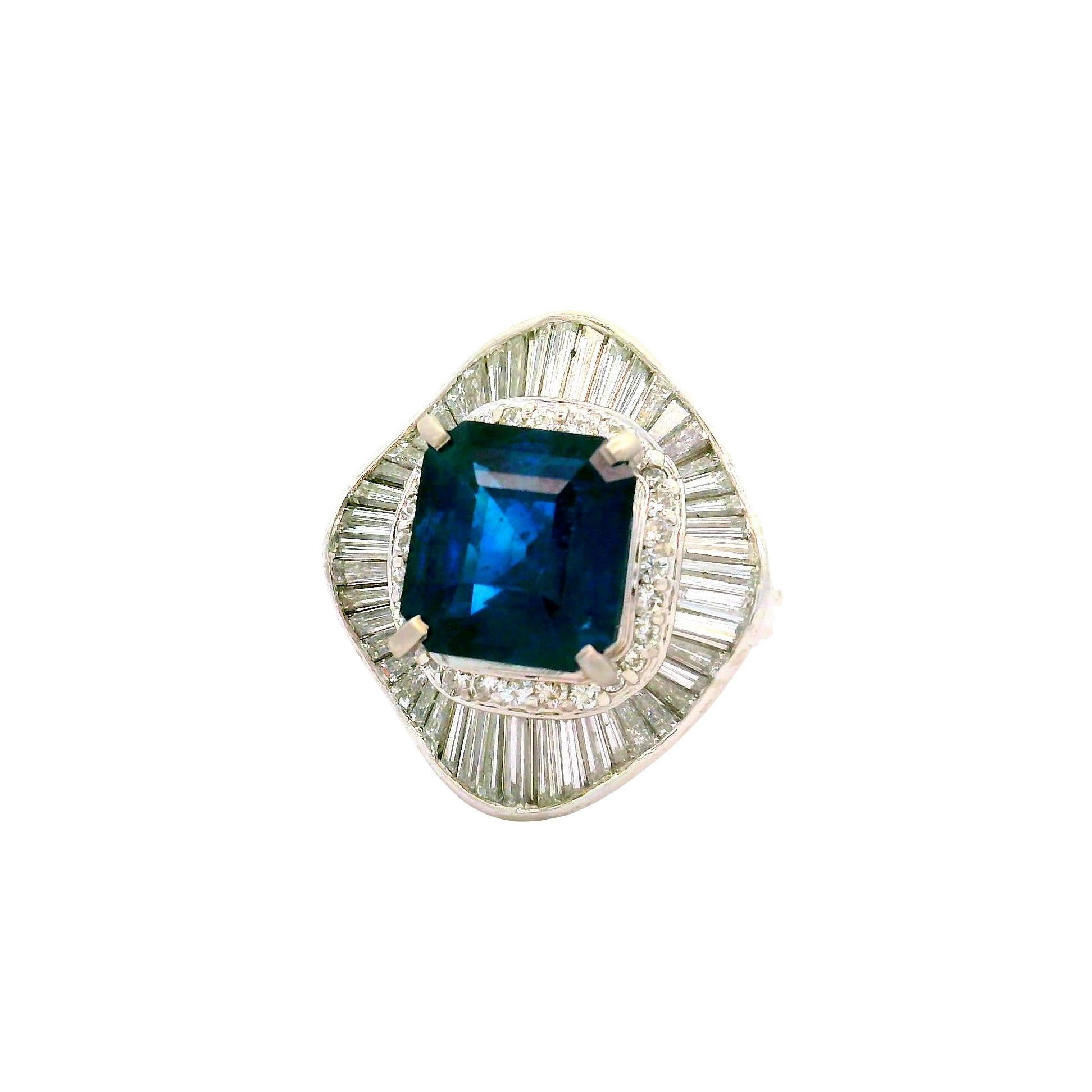 4.71 Carat Blue Sapphire Diamond Halo Platinum Ring (Zeitgenössisch) im Angebot