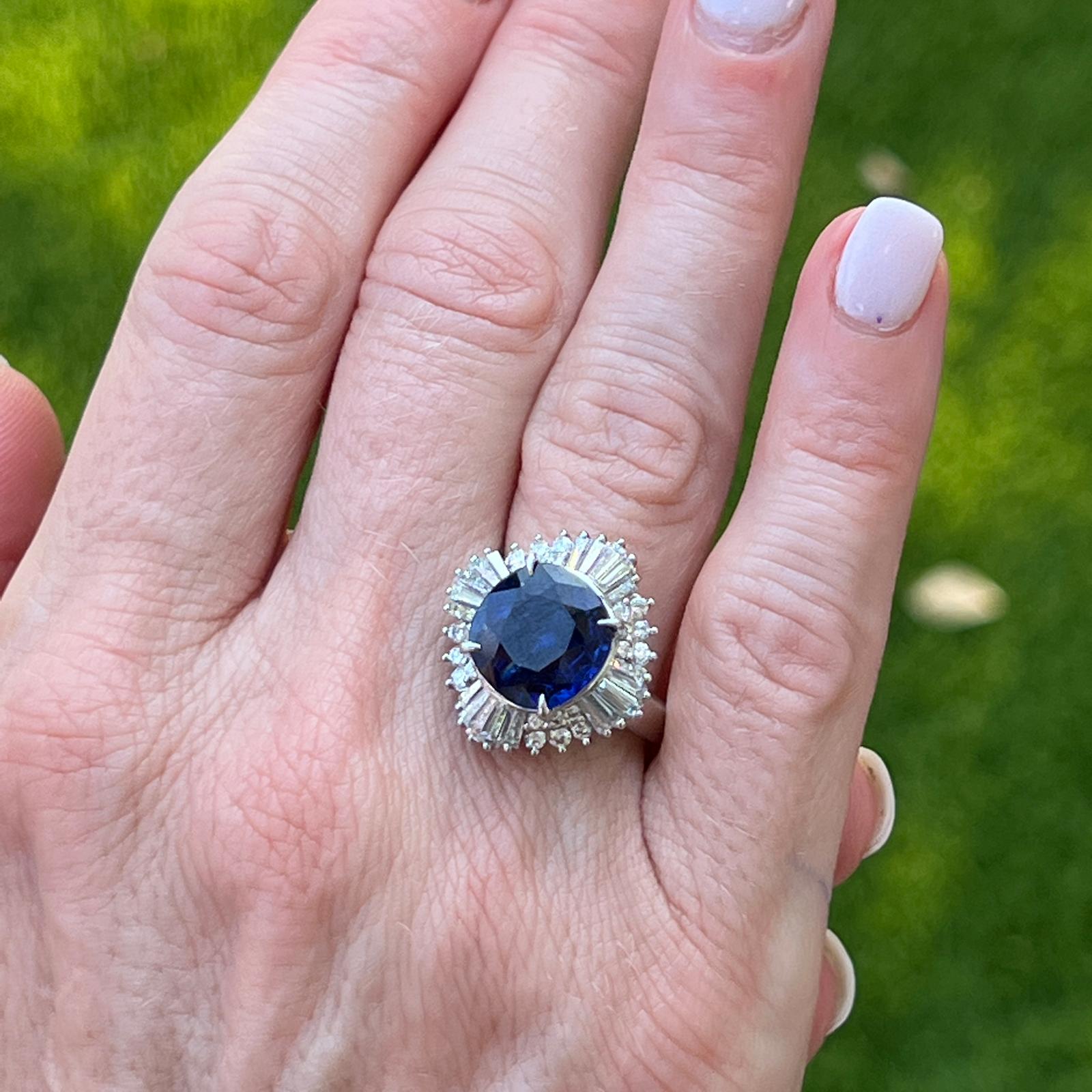 Platin-Cocktailring mit 2,71 Karat natürlichem blauem Saphir und Diamant, AGL-zertifiziert (Moderne) im Angebot