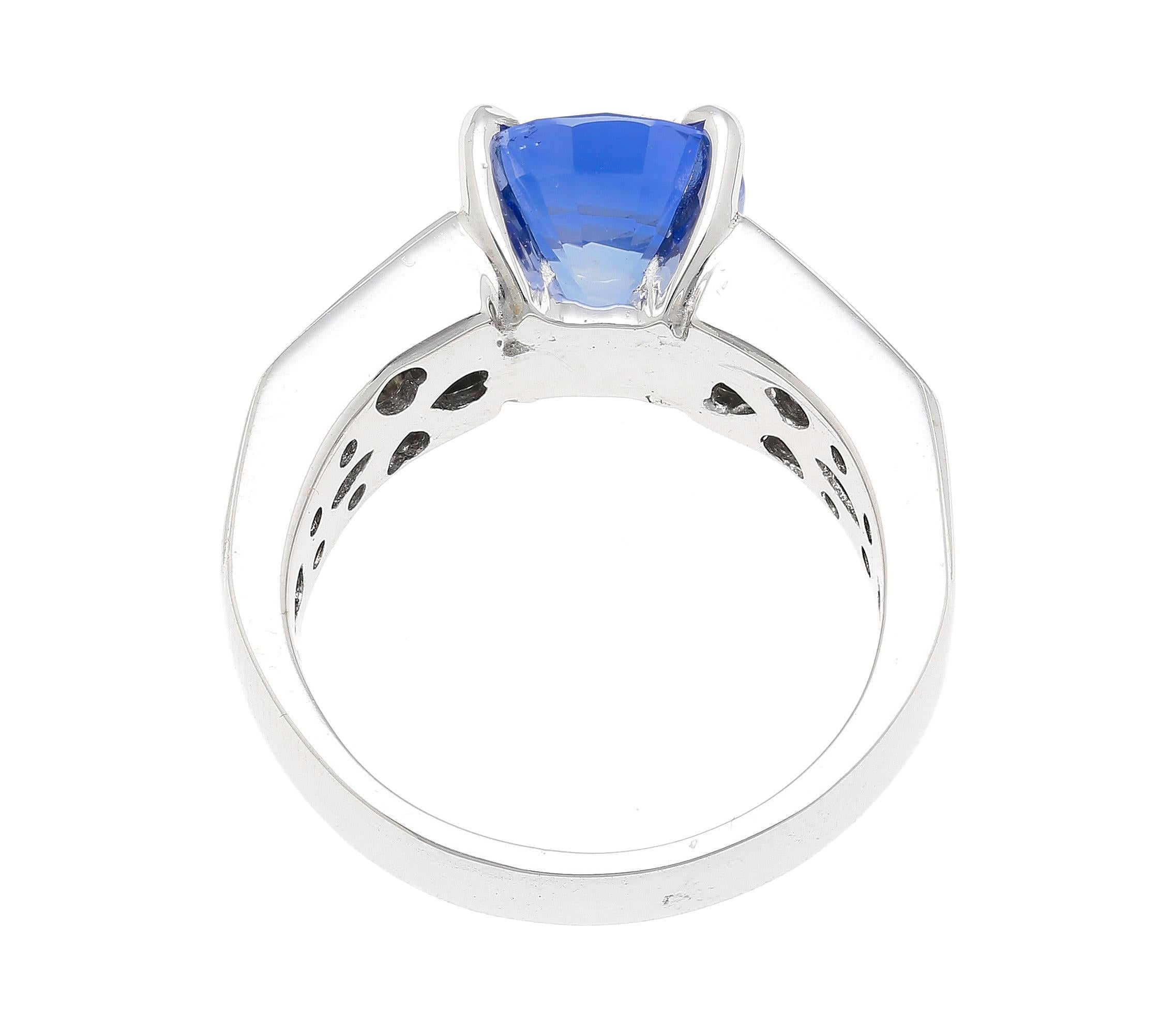 4.71 Carat Oval Cut Sri Lanka Sapphire and Diamond 18K White Gold Ring In New Condition For Sale In Miami, FL