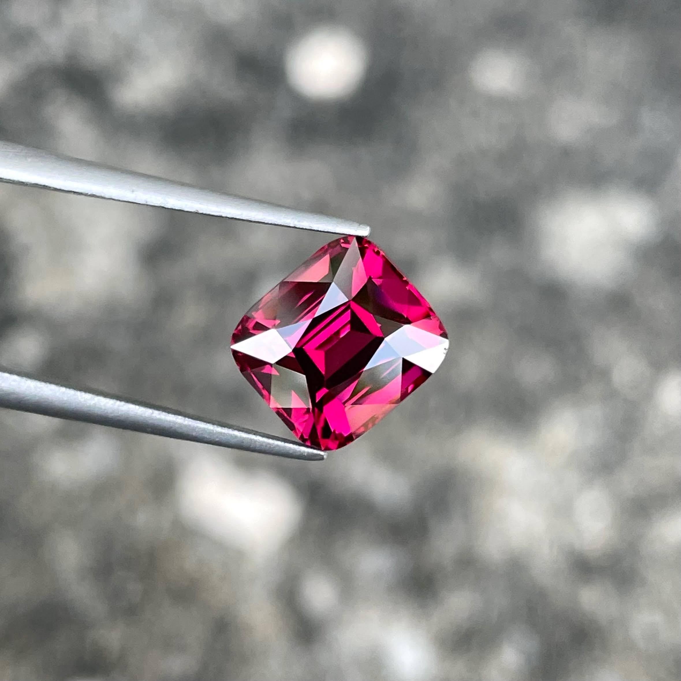 Women's or Men's 4.71 carats Pinkish Red Garnet Cushion Cut Natural African Gemstone