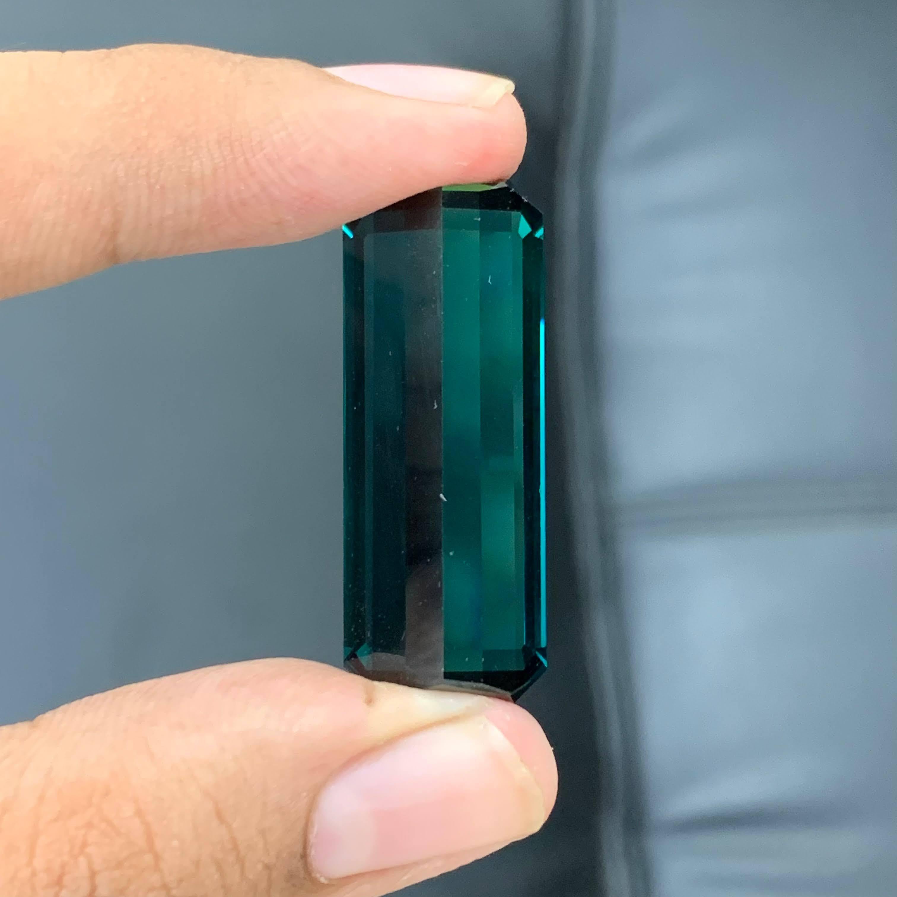 Taille émeraude 47.15 Carat Naturel Loose Blue Tourmaline Stone Emerald Cut Afghan Gemstone en vente