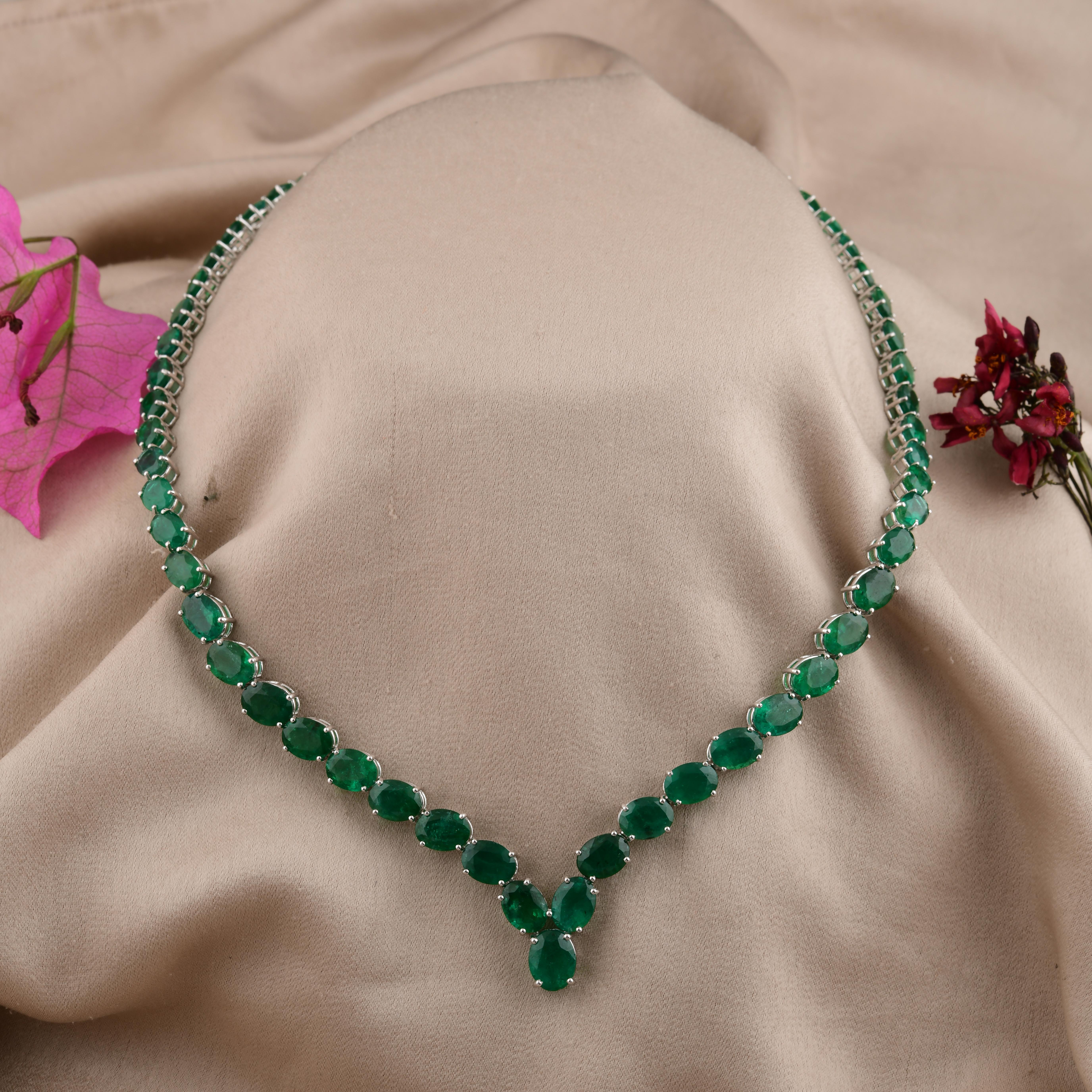 De las mujeres Collar de Esmeralda de Zambia de 47,19 quilates, forma ovalada, oro blanco de 18 quilates en venta